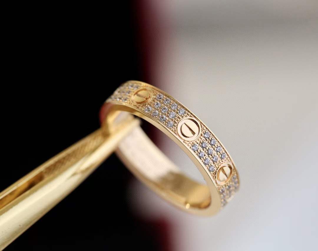 Cartier 卡地亚Cartier窄版满天星三排三钻戒指