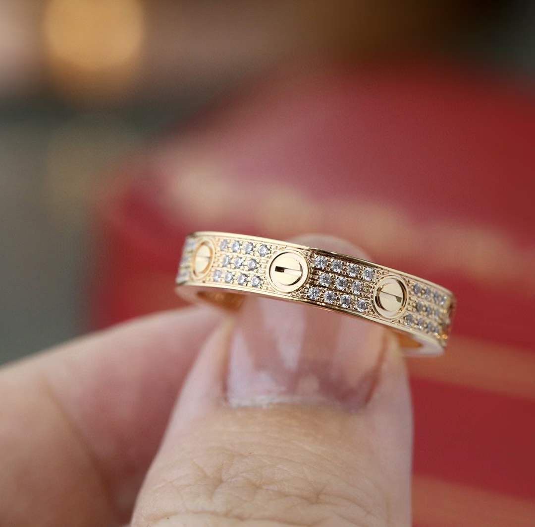 Cartier 卡地亚Cartier窄版满天星三排三钻戒指