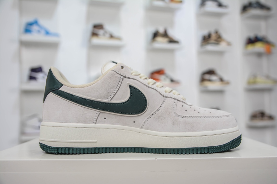 260 秋冬新品  Nike Air Force 1 Low ’07 小勾绿麂皮KK5636-710