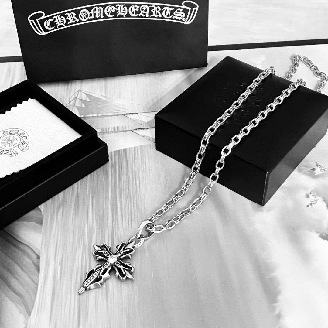 Chrome Hearts Jewelry Necklaces & Pendants Set With Diamonds Unisex Vintage