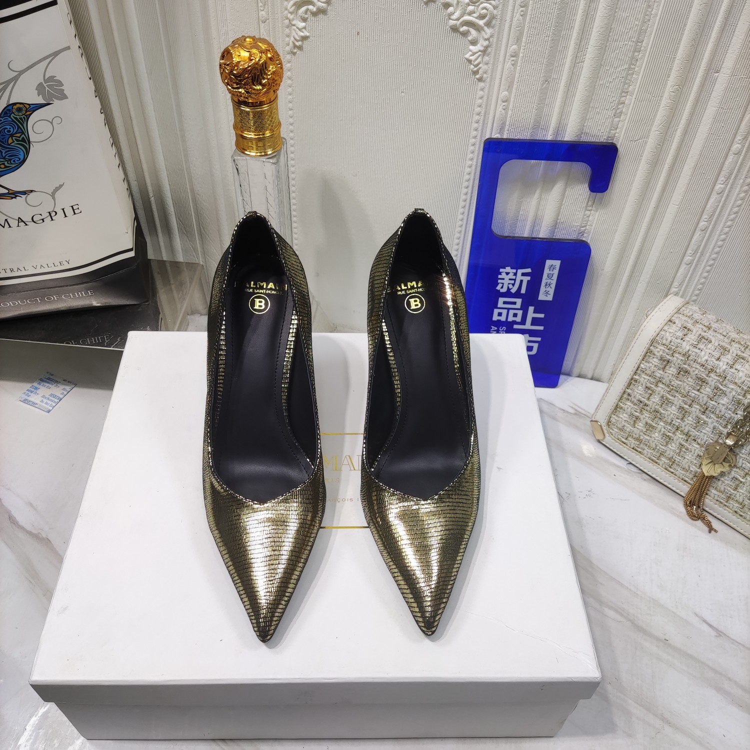 “Bal*ain Spring 2023 Collection: High-Quality Lizard Skin Heels and Shoes” - 图片 9