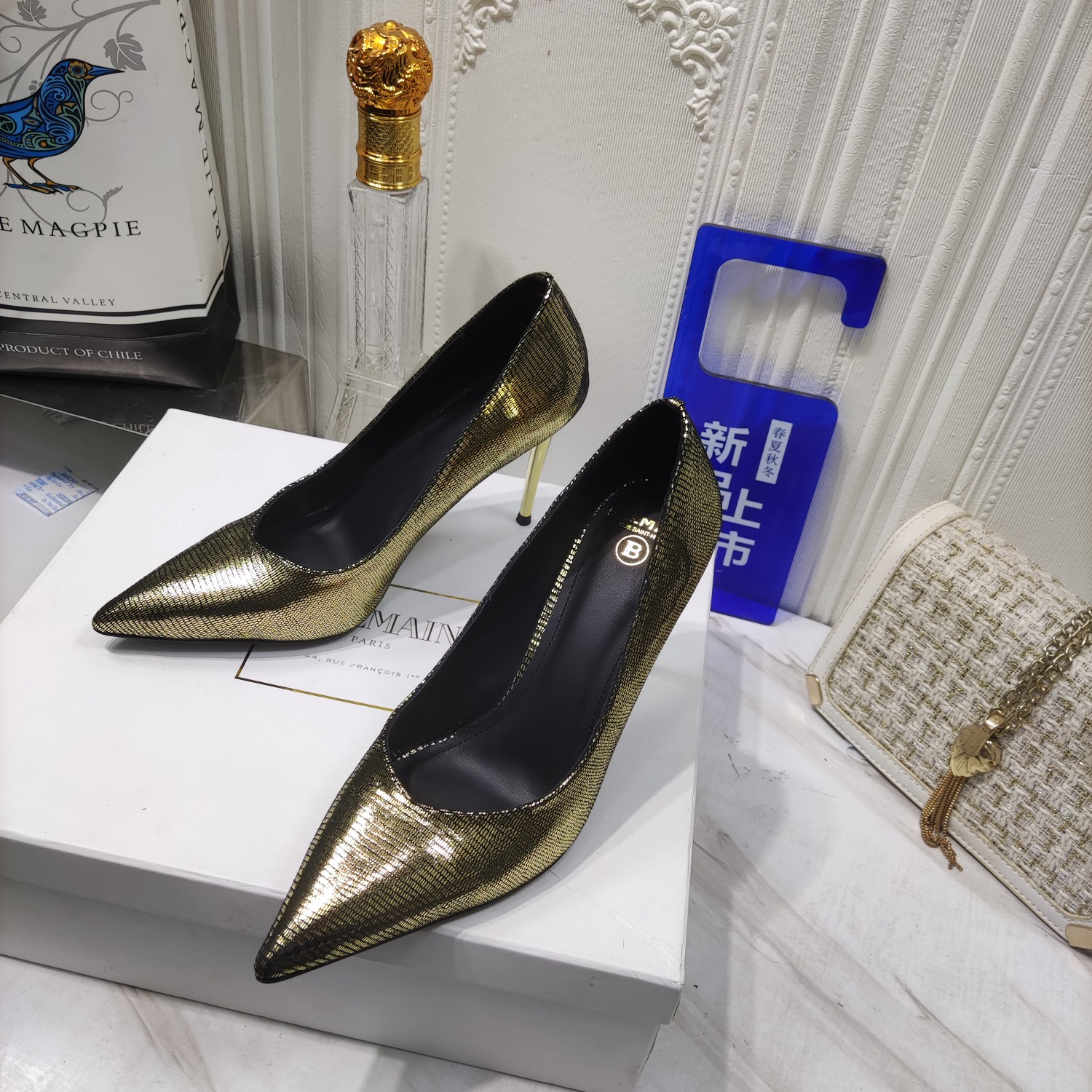 “Bal*ain Spring 2023 Collection: High-Quality Lizard Skin Heels and Shoes” - 图片 2