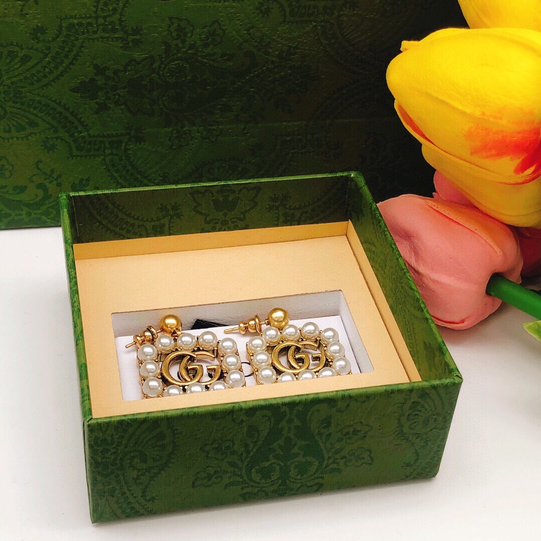 Gucci古驰流苏方块耳钉米珠 - エレガントなデザインと高級感