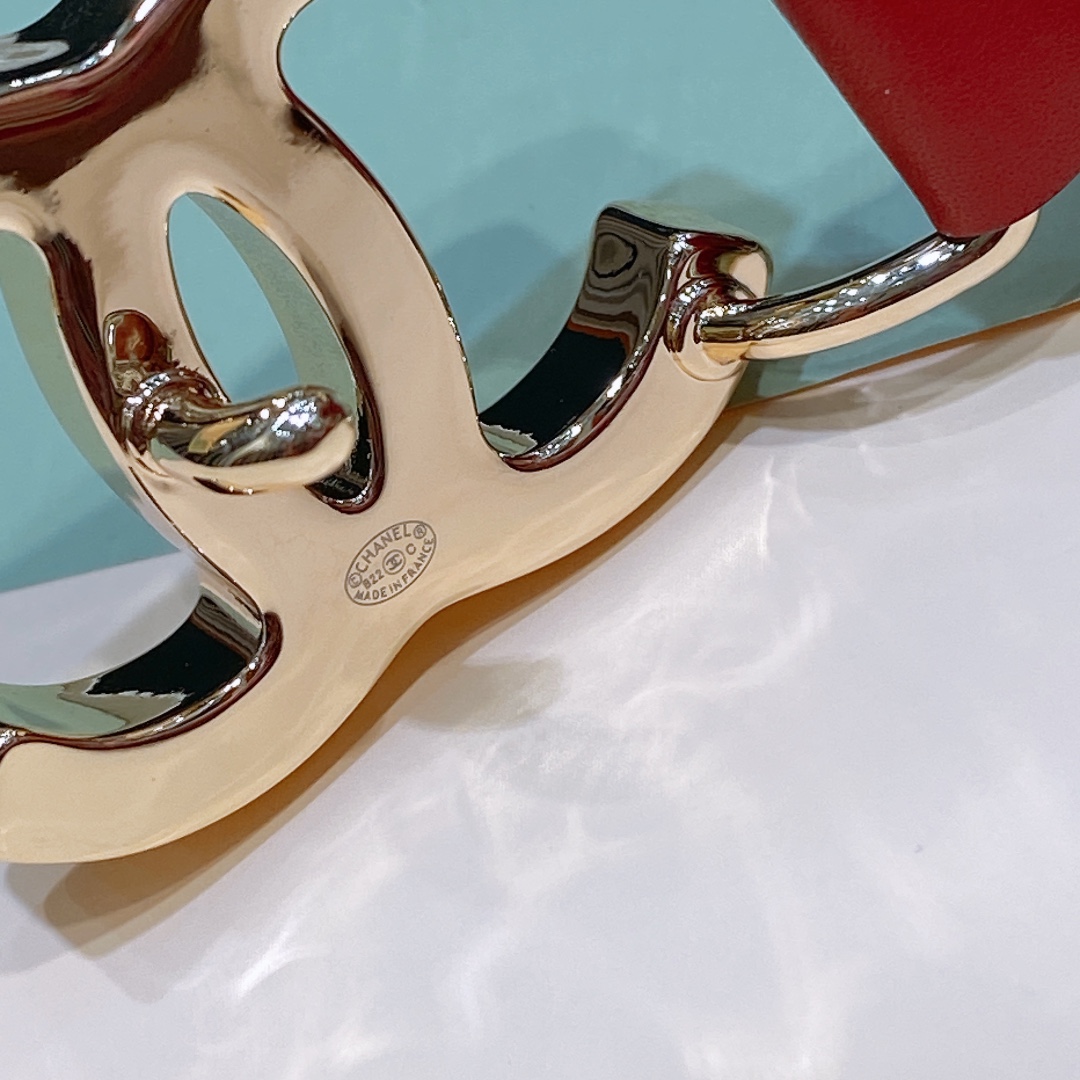 Chanel 秋冬 小牛皮 金色金属、小牛皮腰带 1.5cm精品码数欧75、80、85、90、95、100C