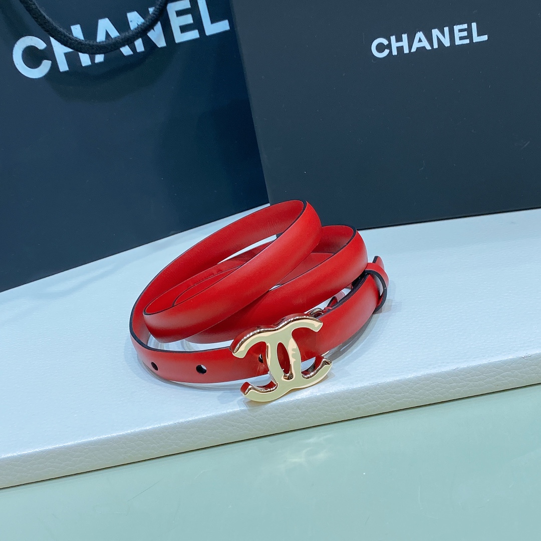 Chanel 秋冬 小牛皮 金色金属、小牛皮腰带 1.5cm精品码数欧75、80、85、90、95、100C