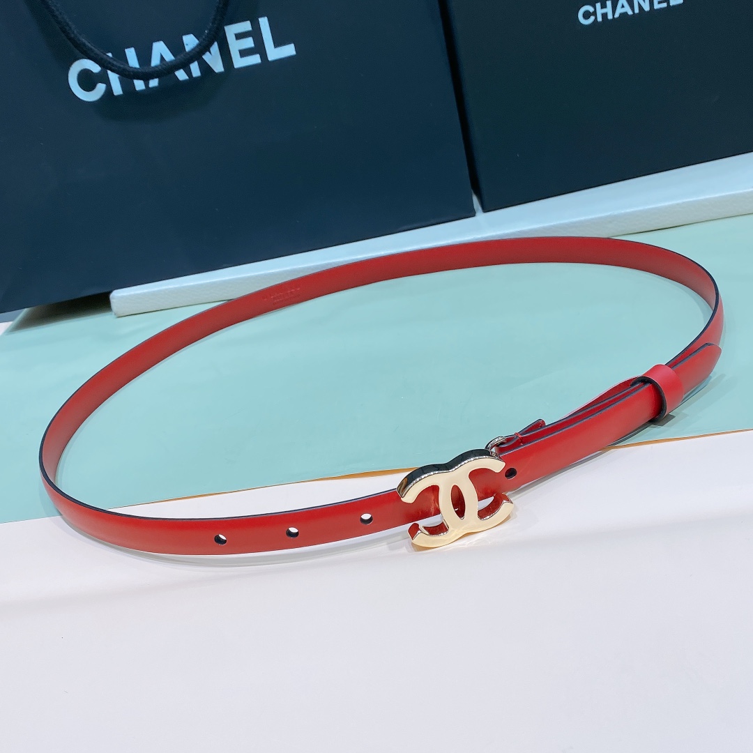 Chanel 秋冬 小牛皮 金色金属、小牛皮腰带 1.5cm精品码数欧75、80、85、90、95、100C Chanel 秋冬 小牛皮 金色金属、小牛皮腰带 1.5cm精品码数欧75、80、85、90、95、100C