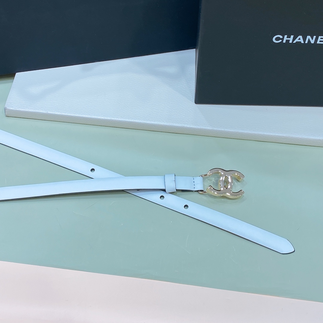 Chanel 秋冬 小牛皮 金色金属、小牛皮腰带 1.5cm精品码数欧75、80、85、90、95、100C