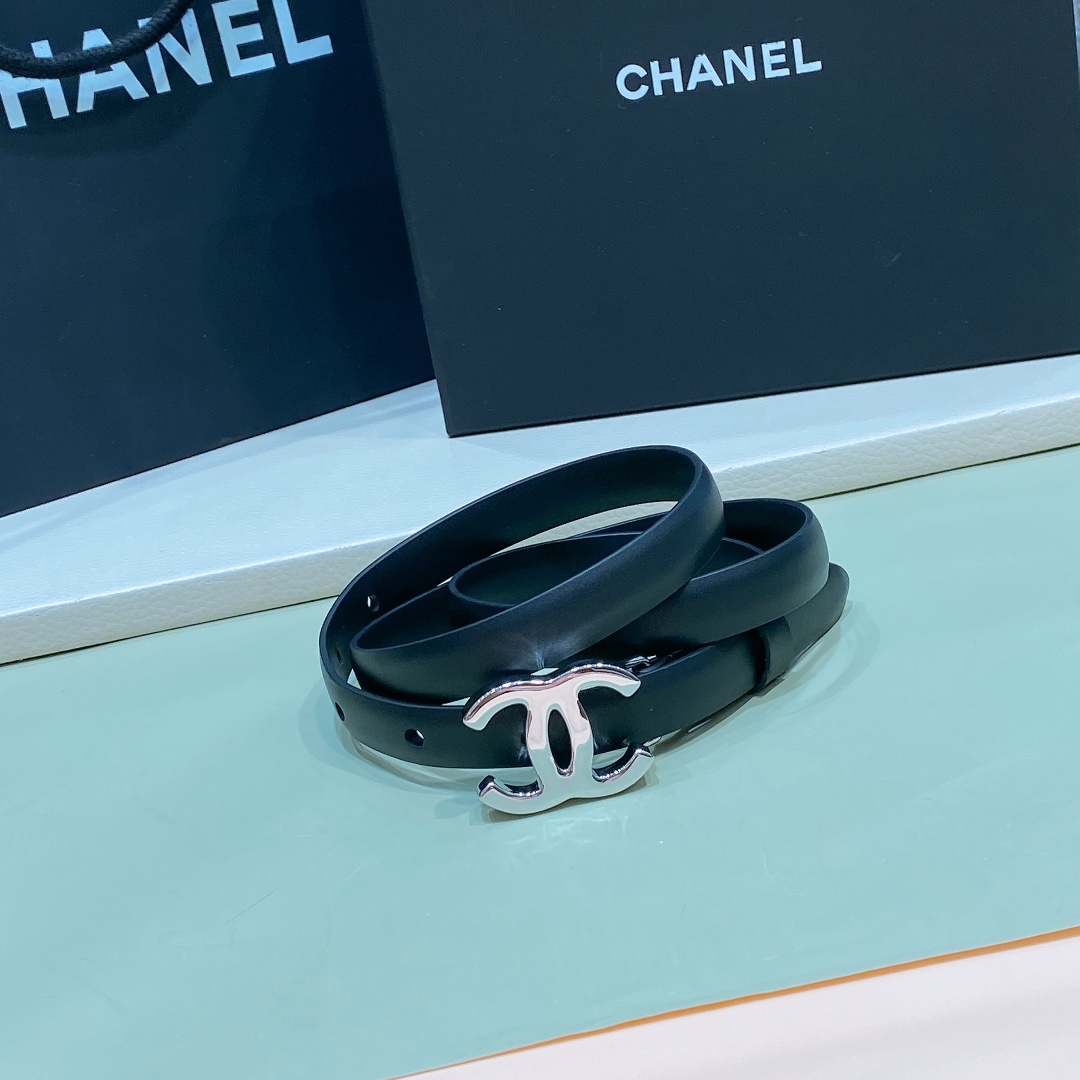 Chanel 秋冬 小牛皮 金色金属、小牛皮腰带 1.5cm精品码数欧75、80、85、90、95、100C
