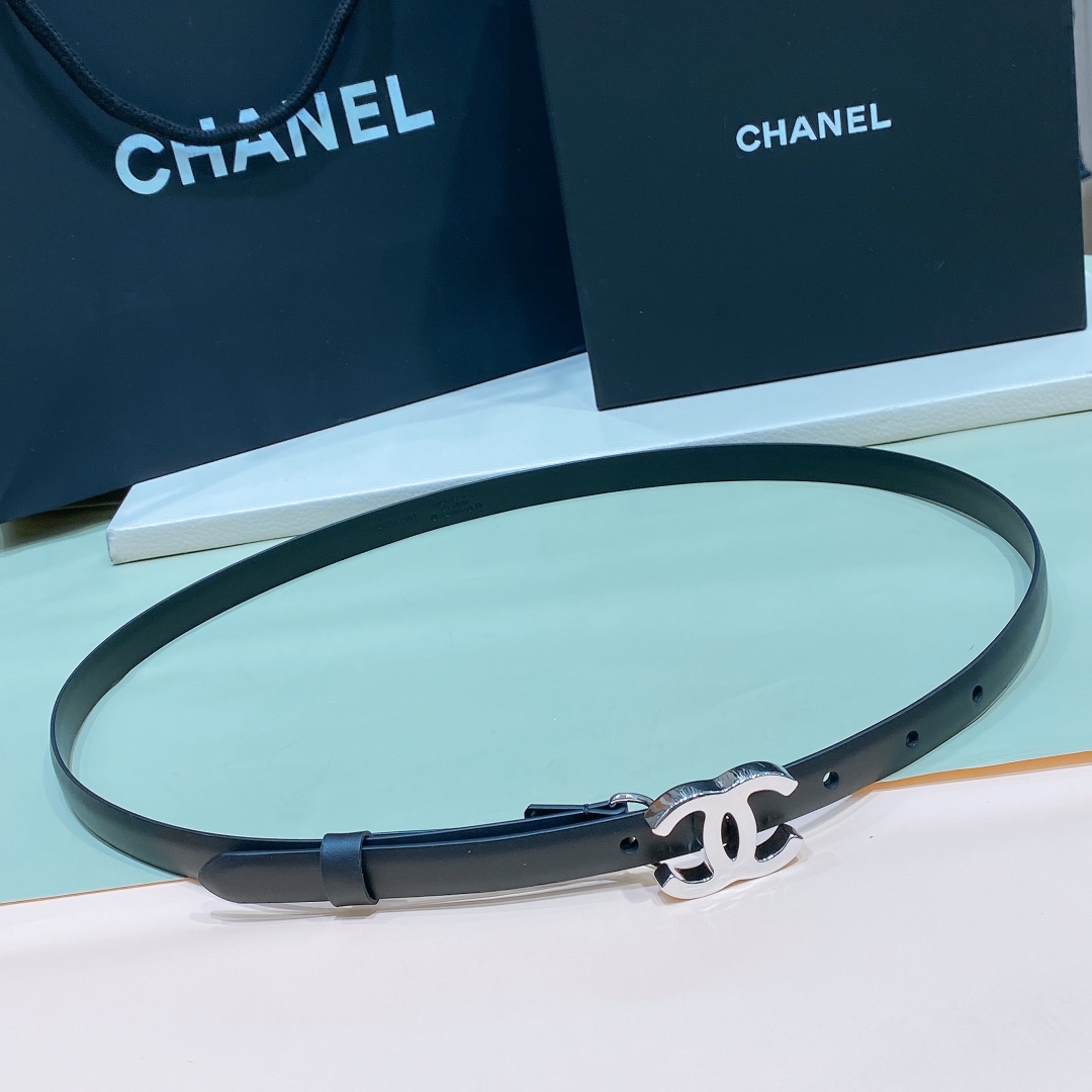 Chanel 秋冬 小牛皮 金色金属、小牛皮腰带 1.5cm精品码数欧75、80、85、90、95、100C Chanel 秋冬 小牛皮 金色金属、小牛皮腰带 1.5cm精品码数欧75、80、85、90、95、100C