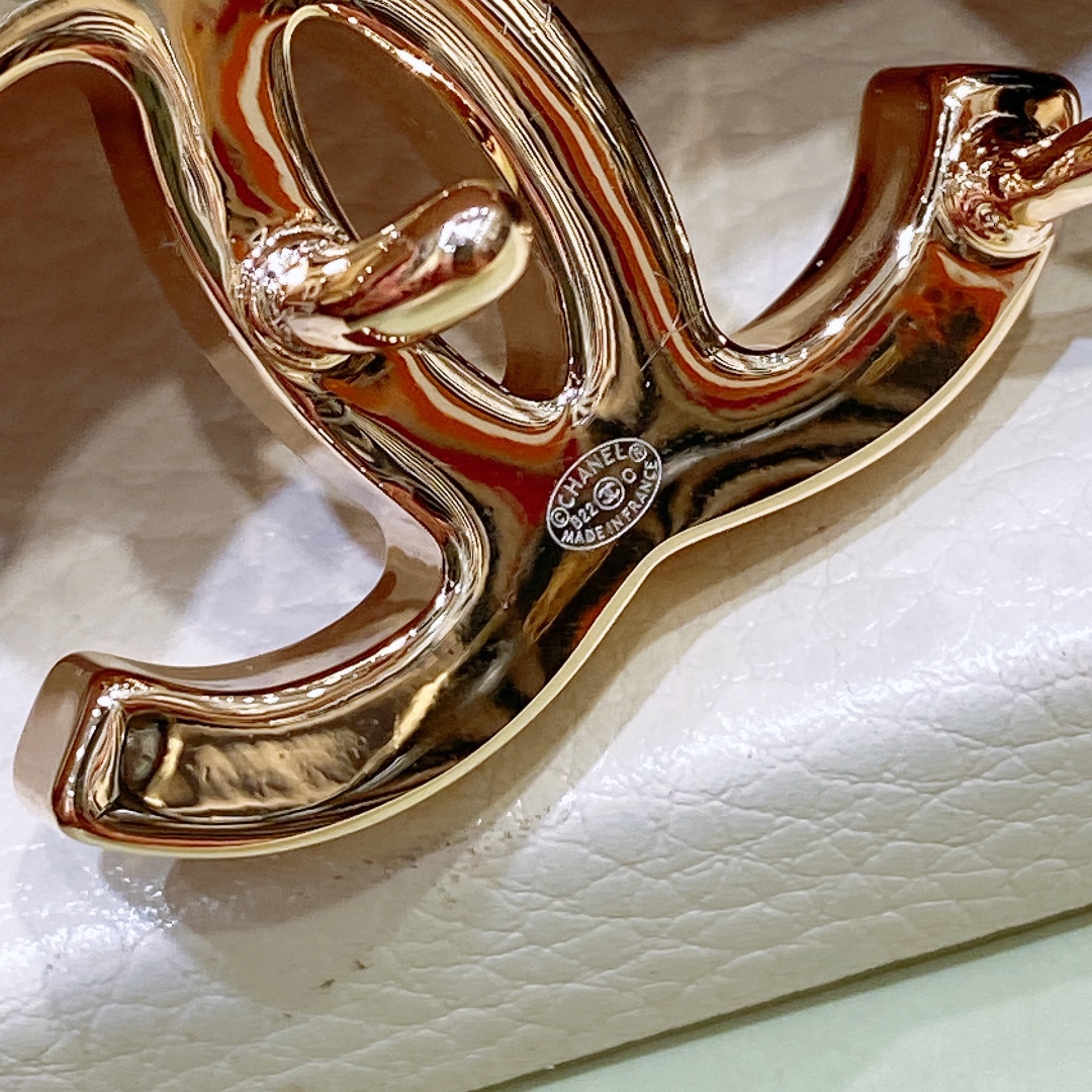 Chanel 秋冬 小牛皮 金色金属、小牛皮腰带 1.5cm精品码数欧75、80、85、90、95、100C