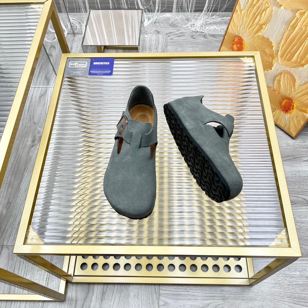 Unisex Closed-Toe Clogs - Comprehensive 7