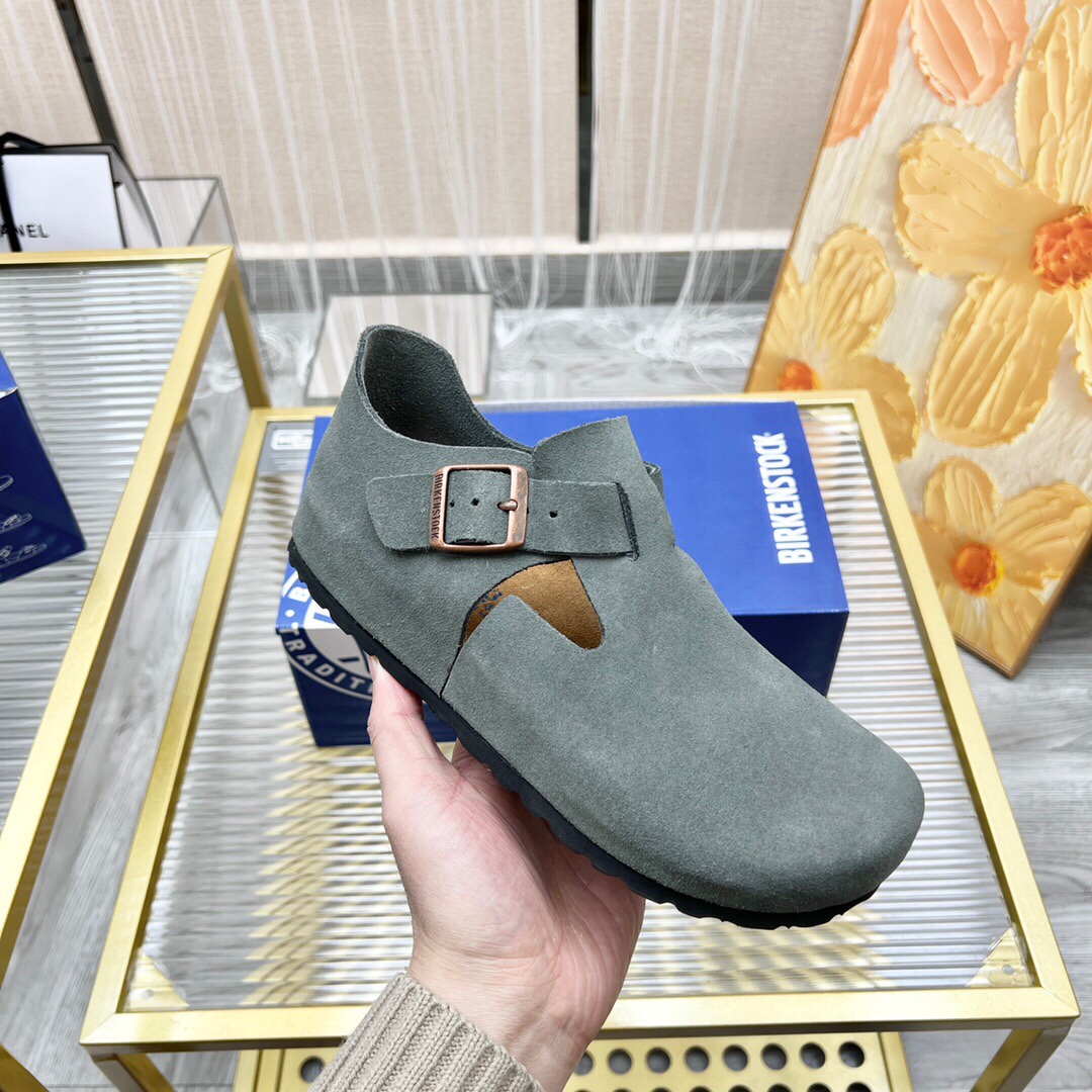 Unisex Closed-Toe Clogs - Comprehensive 5