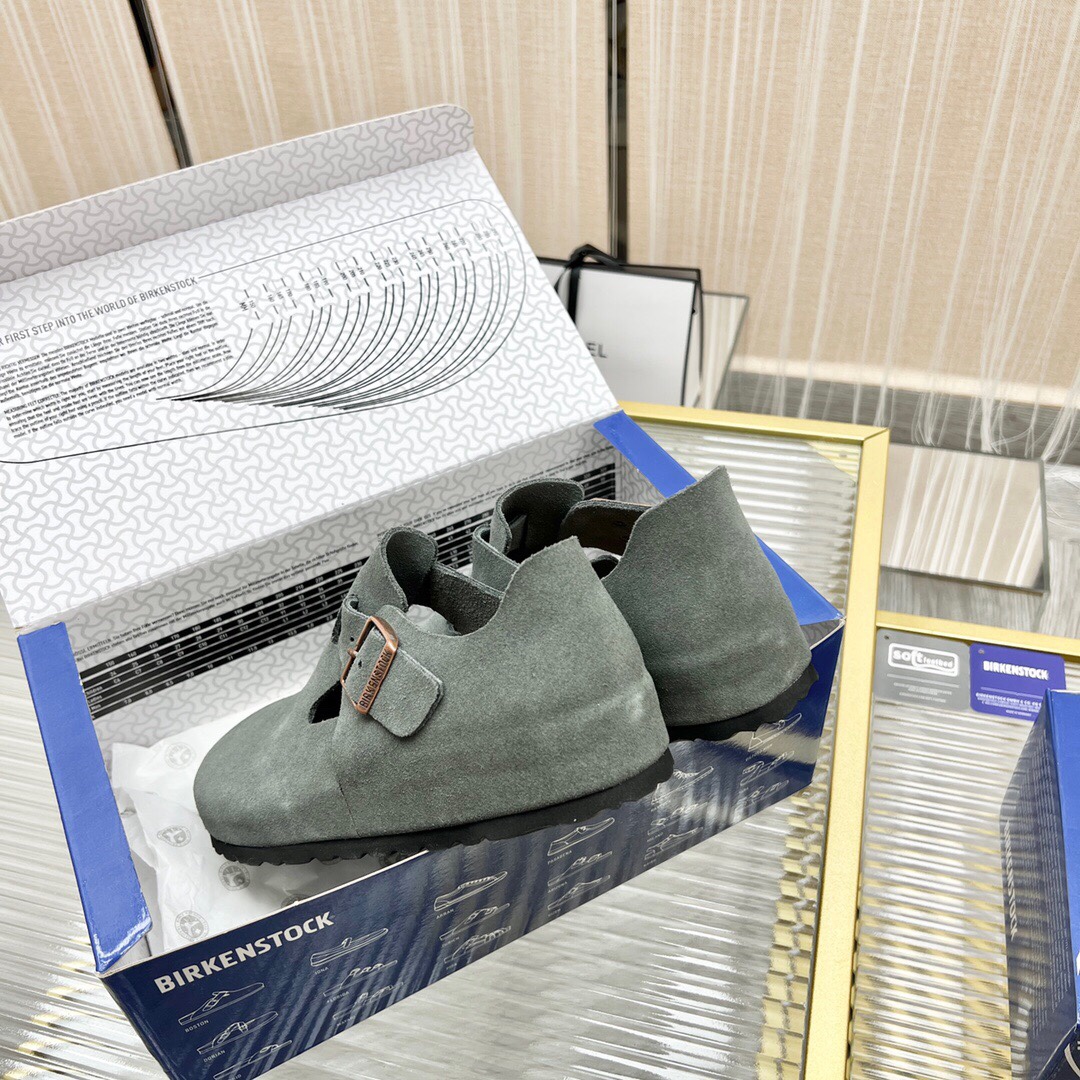 Unisex Closed-Toe Clogs - Comprehensive 8