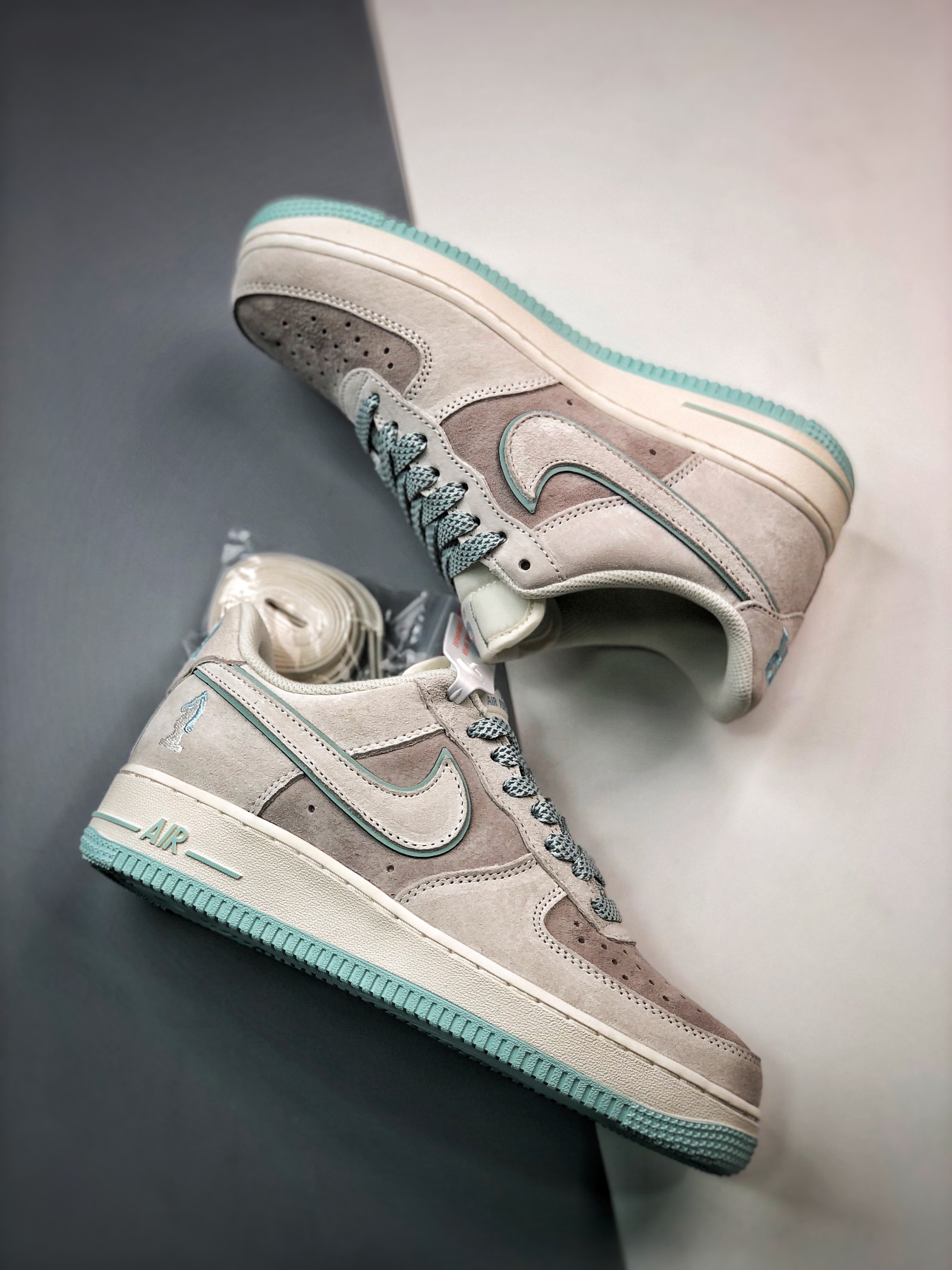Air Force 1 '07 Low Ice Blue Gray Suede DZ3696-001