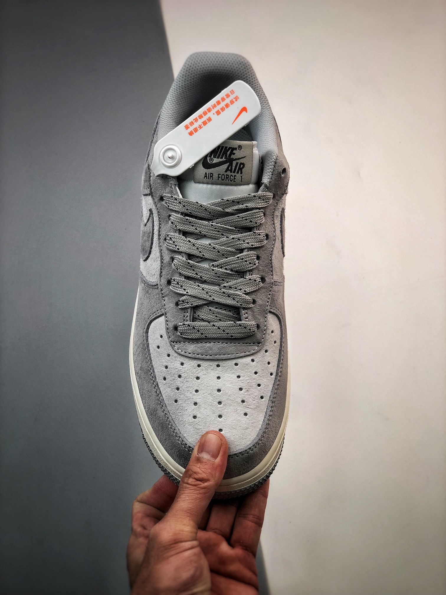 260 AKIRA x Air Force 1 '07 Low 联名烟灰麂皮 DG3966-823