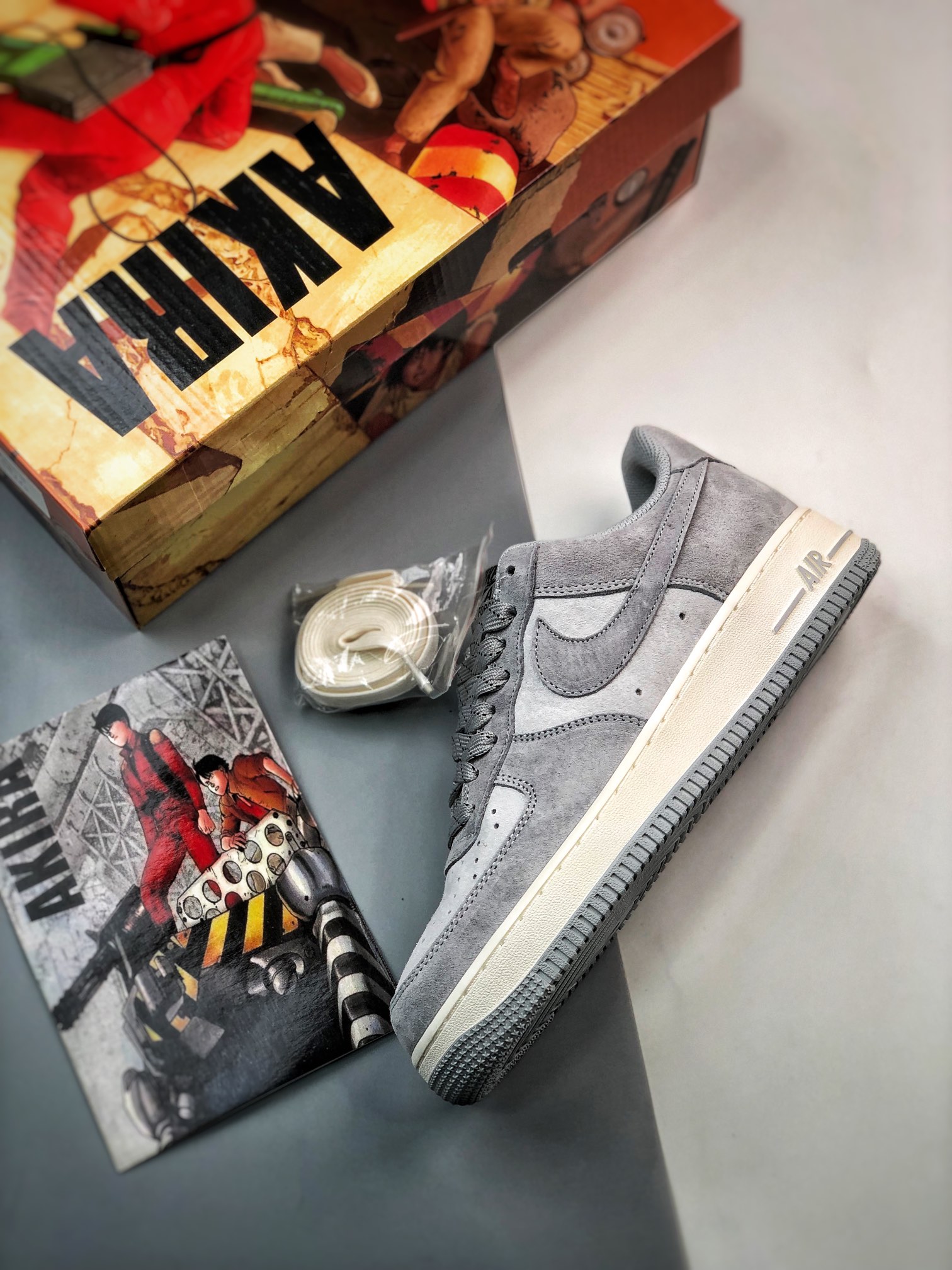 260 AKIRA x Air Force 1 '07 Low 联名烟灰麂皮 DG3966-823