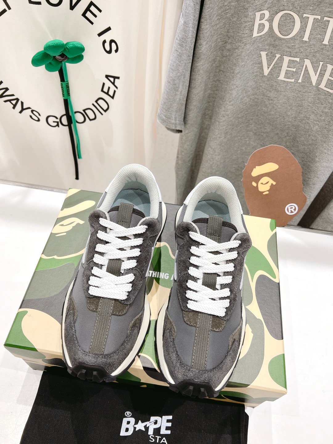 2023 BAPE STA Sneakers: High-End Version of 700, Classic Model with Great Colors