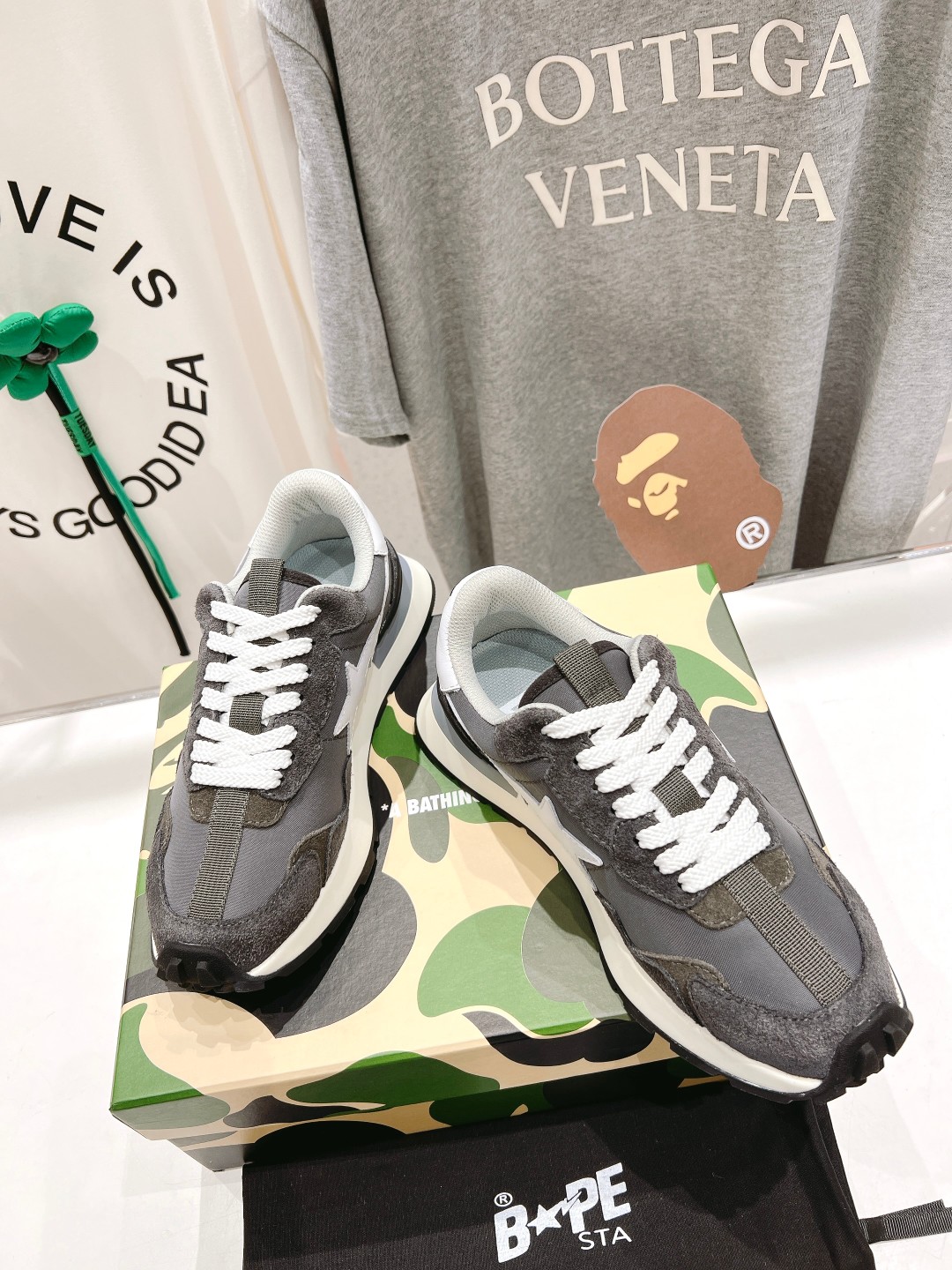2023 BAPE STA Sneakers: High-End Version of 700, Classic Model with Great Colors - 图片 2