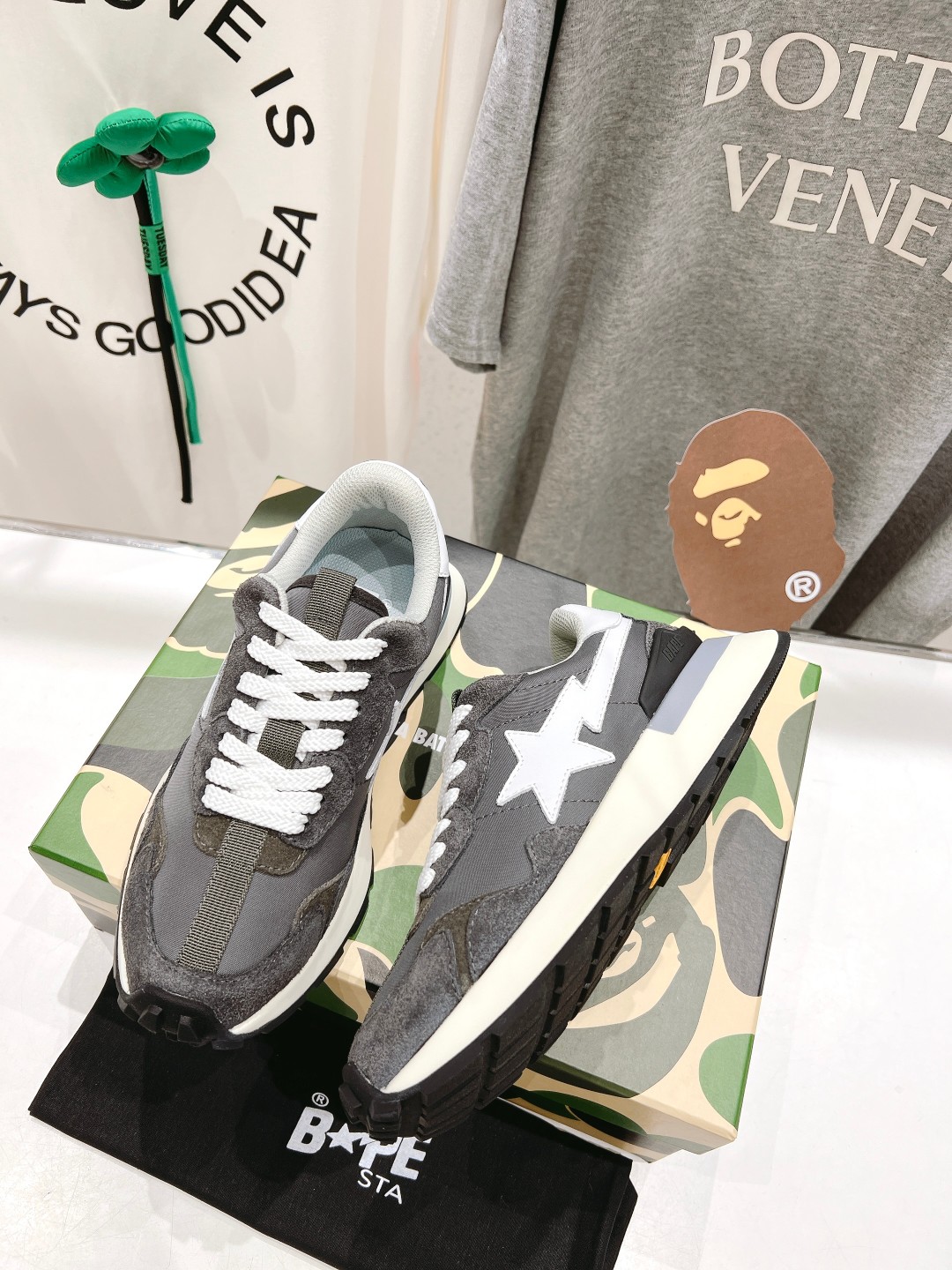 2023 BAPE STA Sneakers: High-End Version of 700, Classic Model with Great Colors - 图片 3