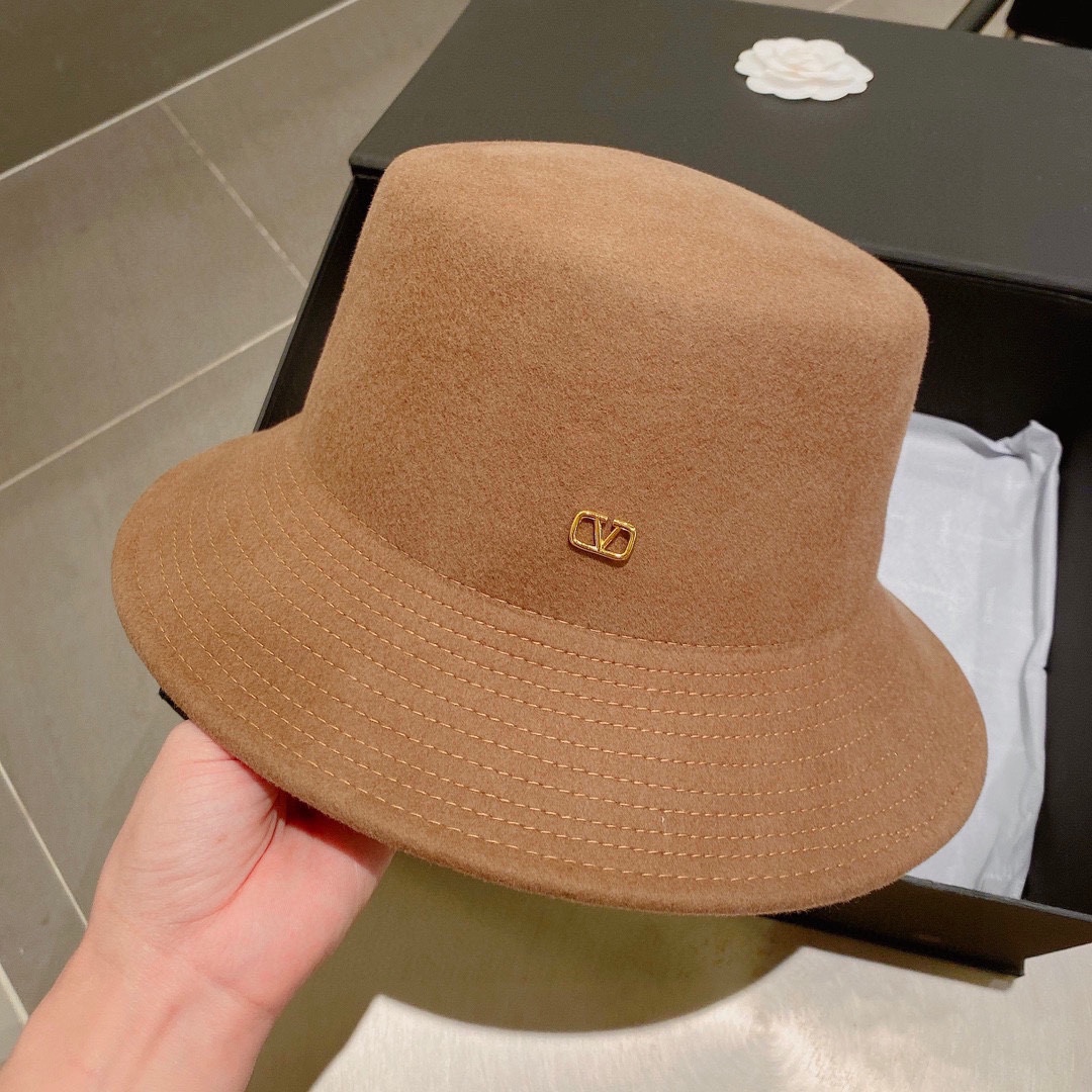 [Valentino Hats]Equipped with dust bag 2025