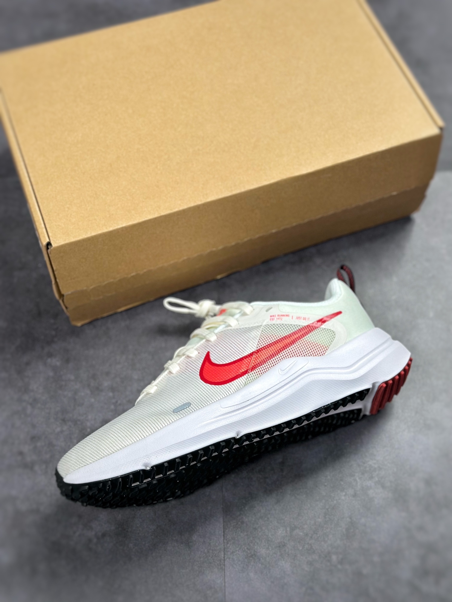 160 NIKe Downshifter 12 网面超轻透气跑步鞋 DD9294-004