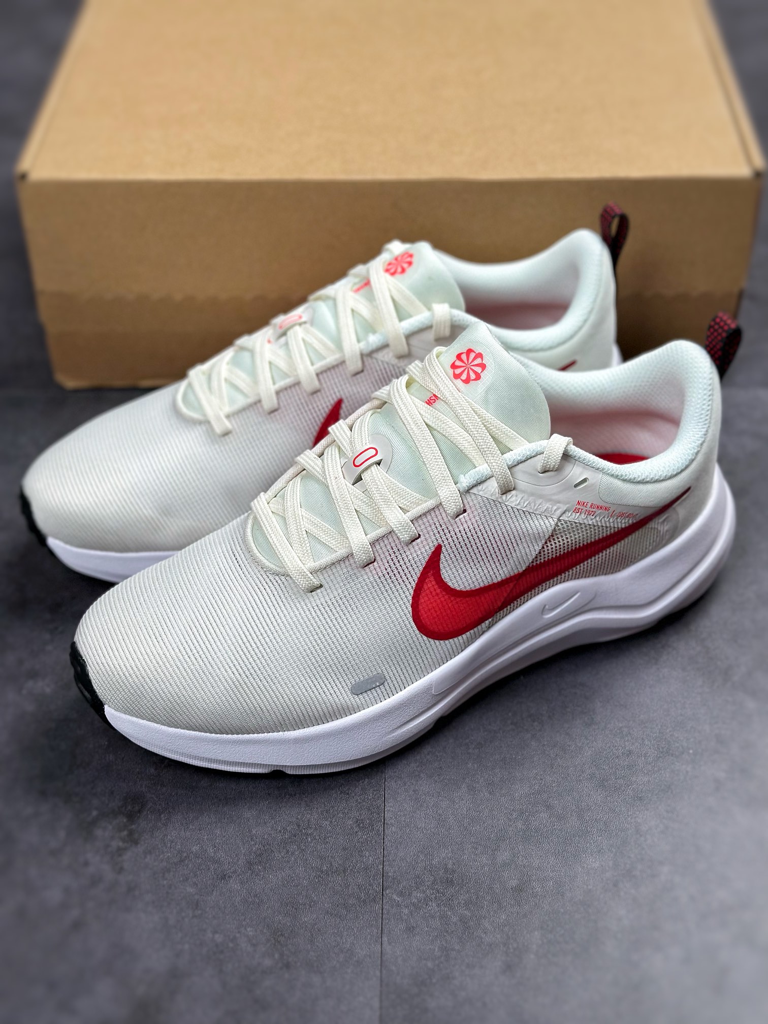 160 NIKe Downshifter 12 网面超轻透气跑步鞋 DD9294-004