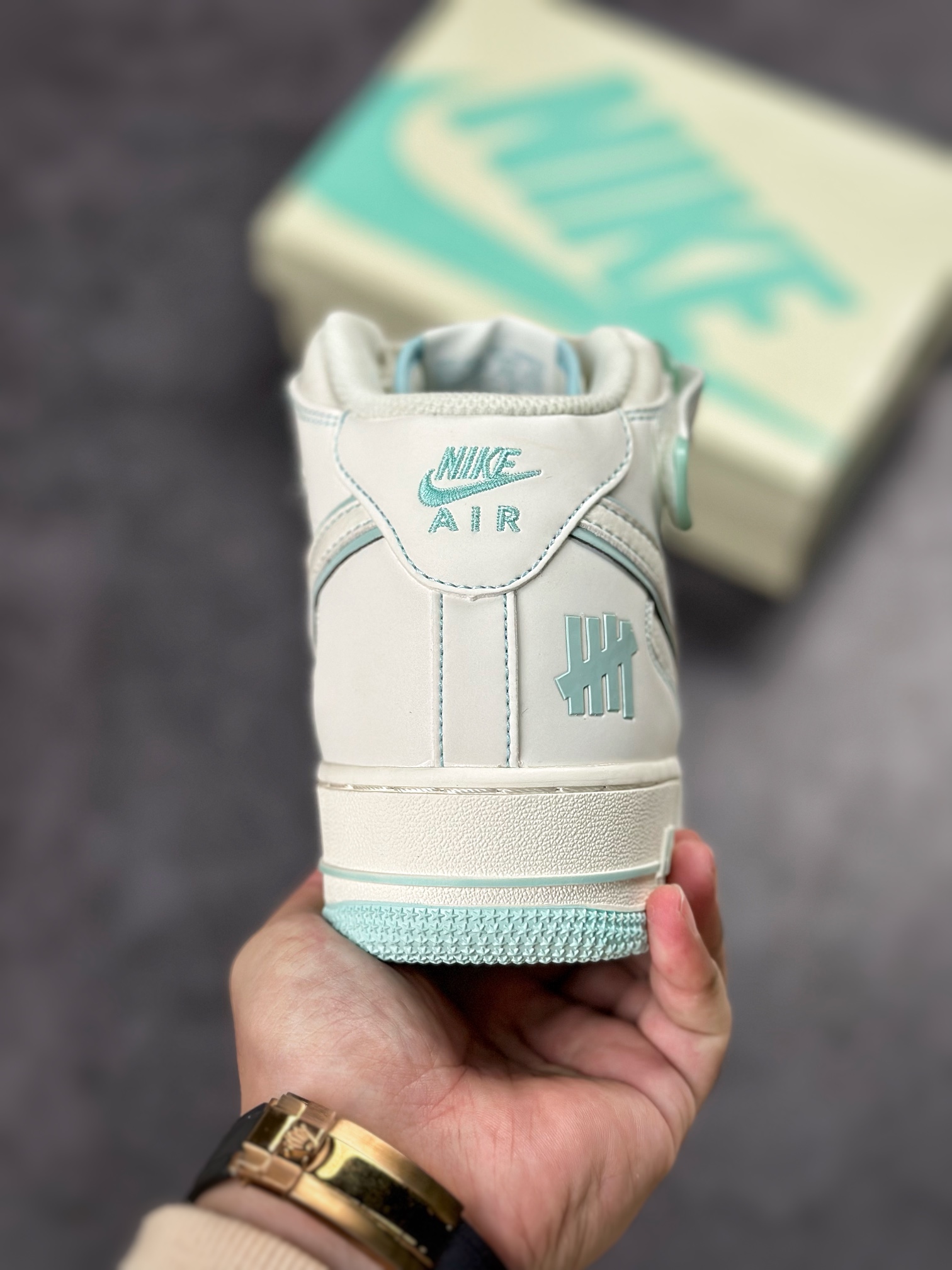 250 Nike Air Force 1 Mid 米蓝满天星 GB5969-002