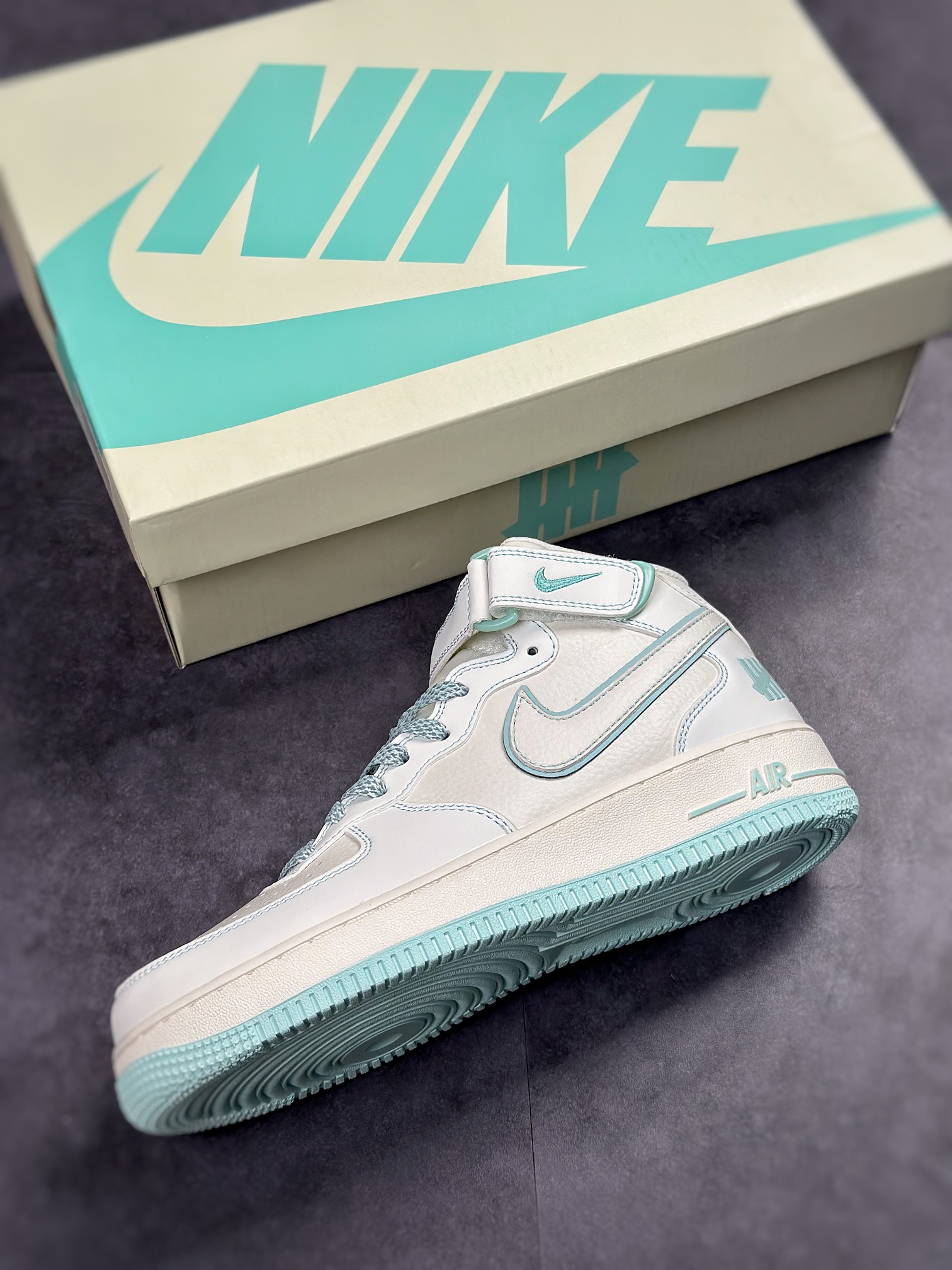 250 Nike Air Force 1 Mid 米蓝满天星 GB5969-002