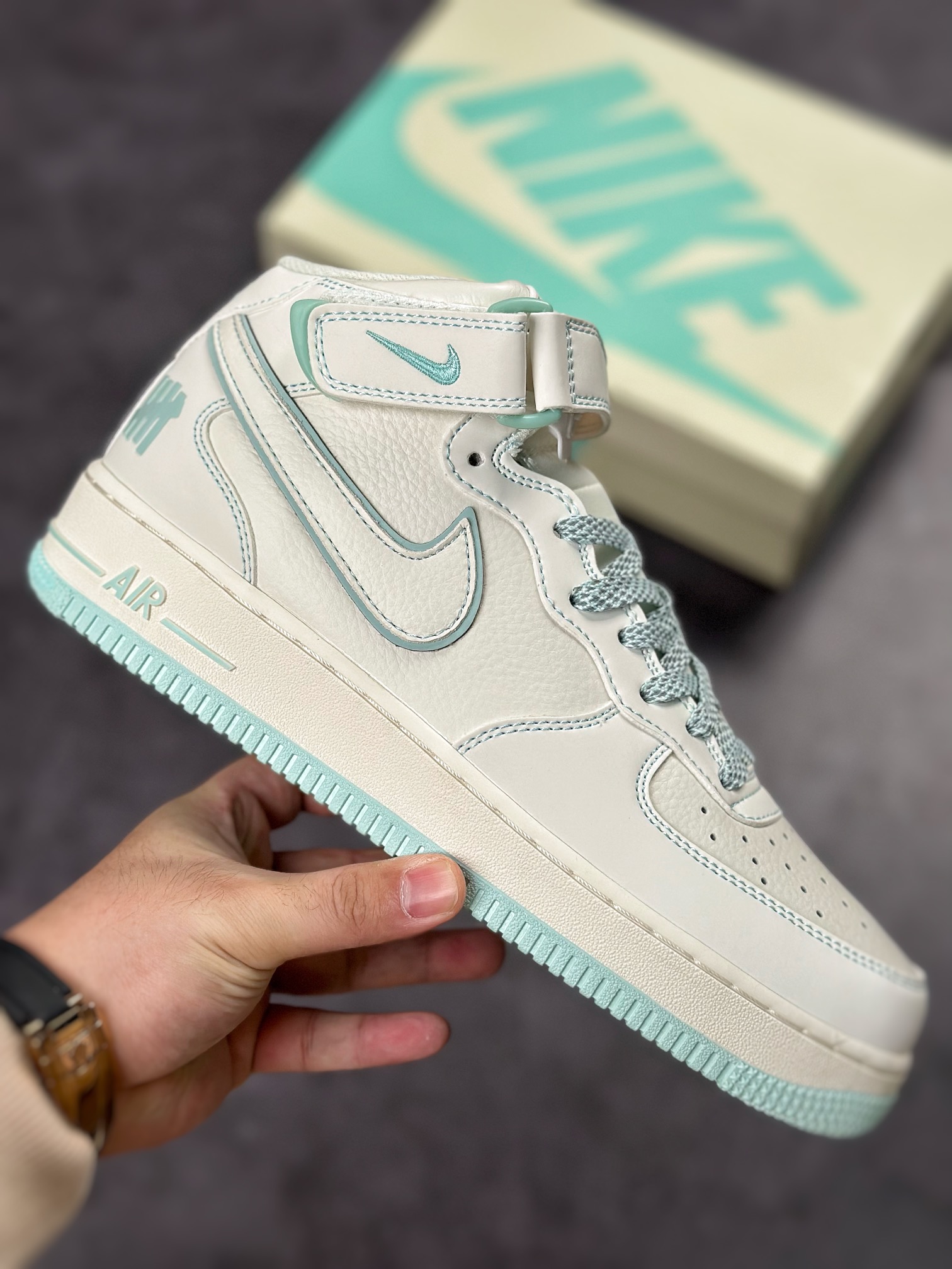 250 Nike Air Force 1 Mid 米蓝满天星 GB5969-002