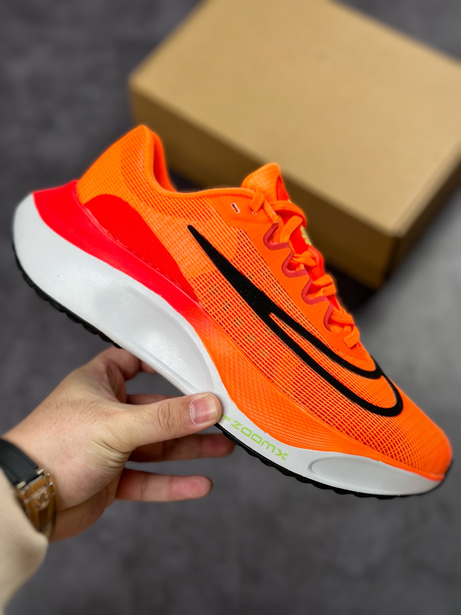 290 耐克 Nike Zoom Fly 5超轻男子跑步鞋  DM8968-800
