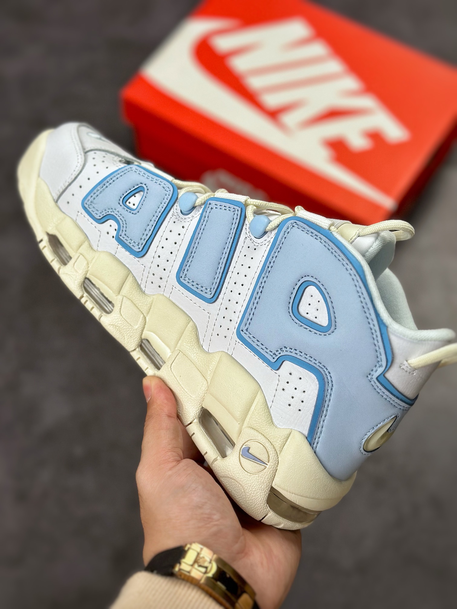 260 Air More Uptempo 米白蓝 FD9869-100