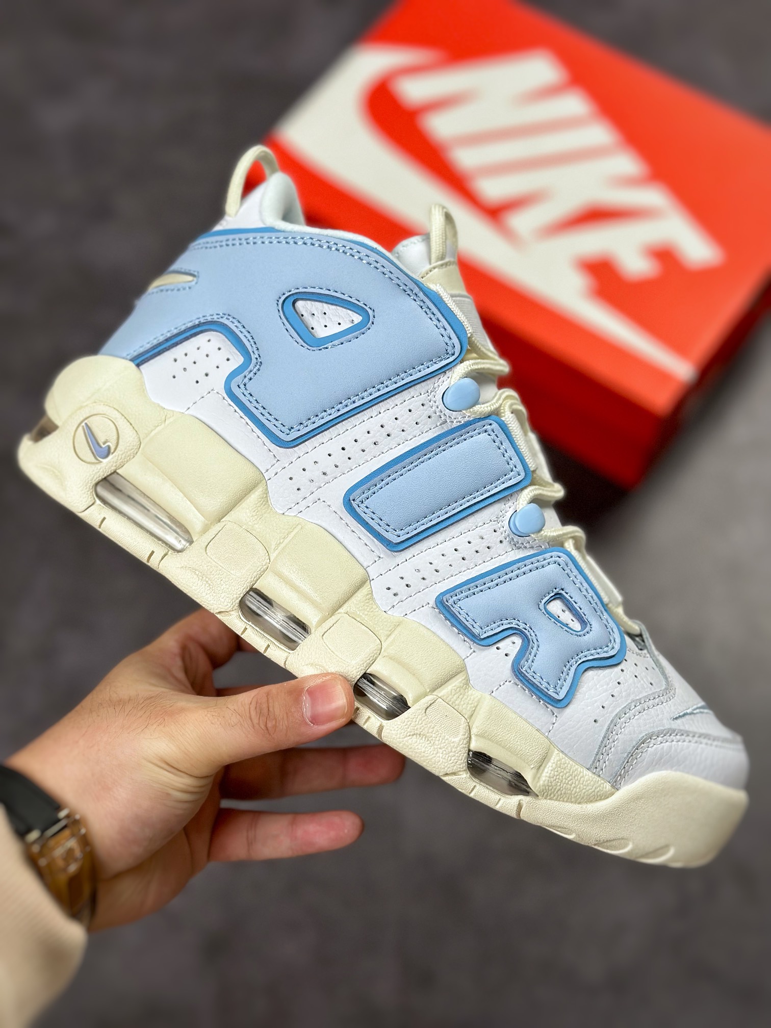260 Air More Uptempo 米白蓝 FD9869-100