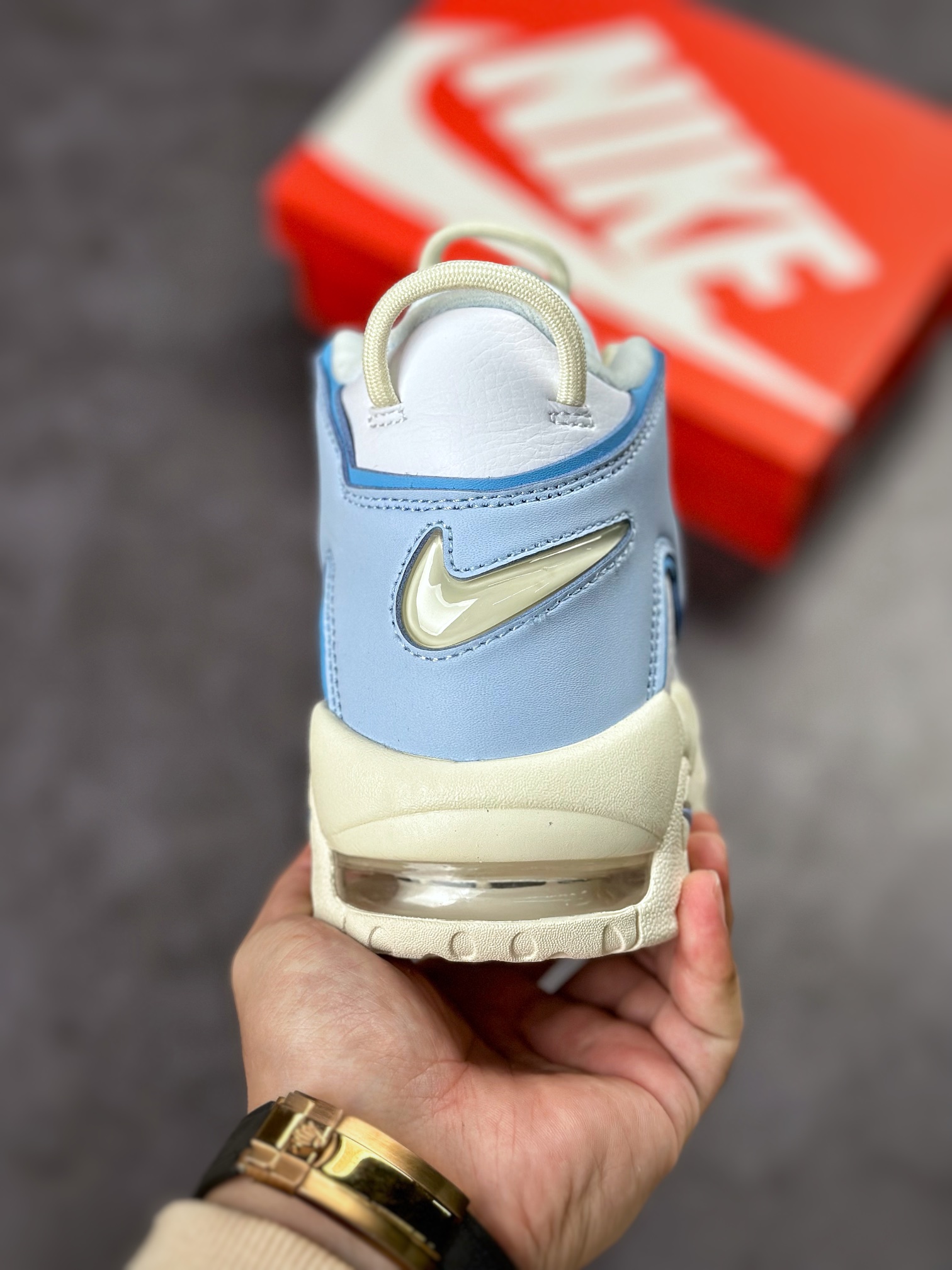 260 Air More Uptempo 米白蓝 FD9869-100