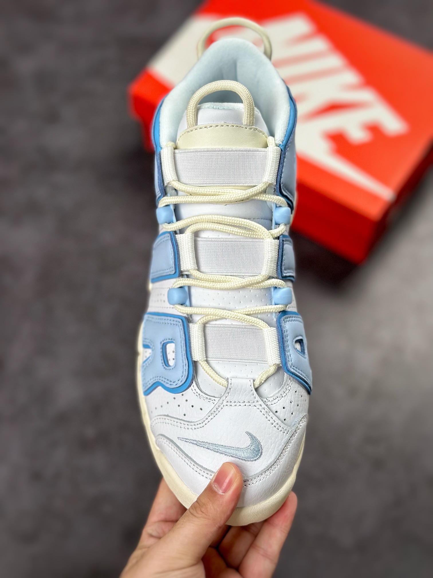 260 Air More Uptempo 米白蓝 FD9869-100