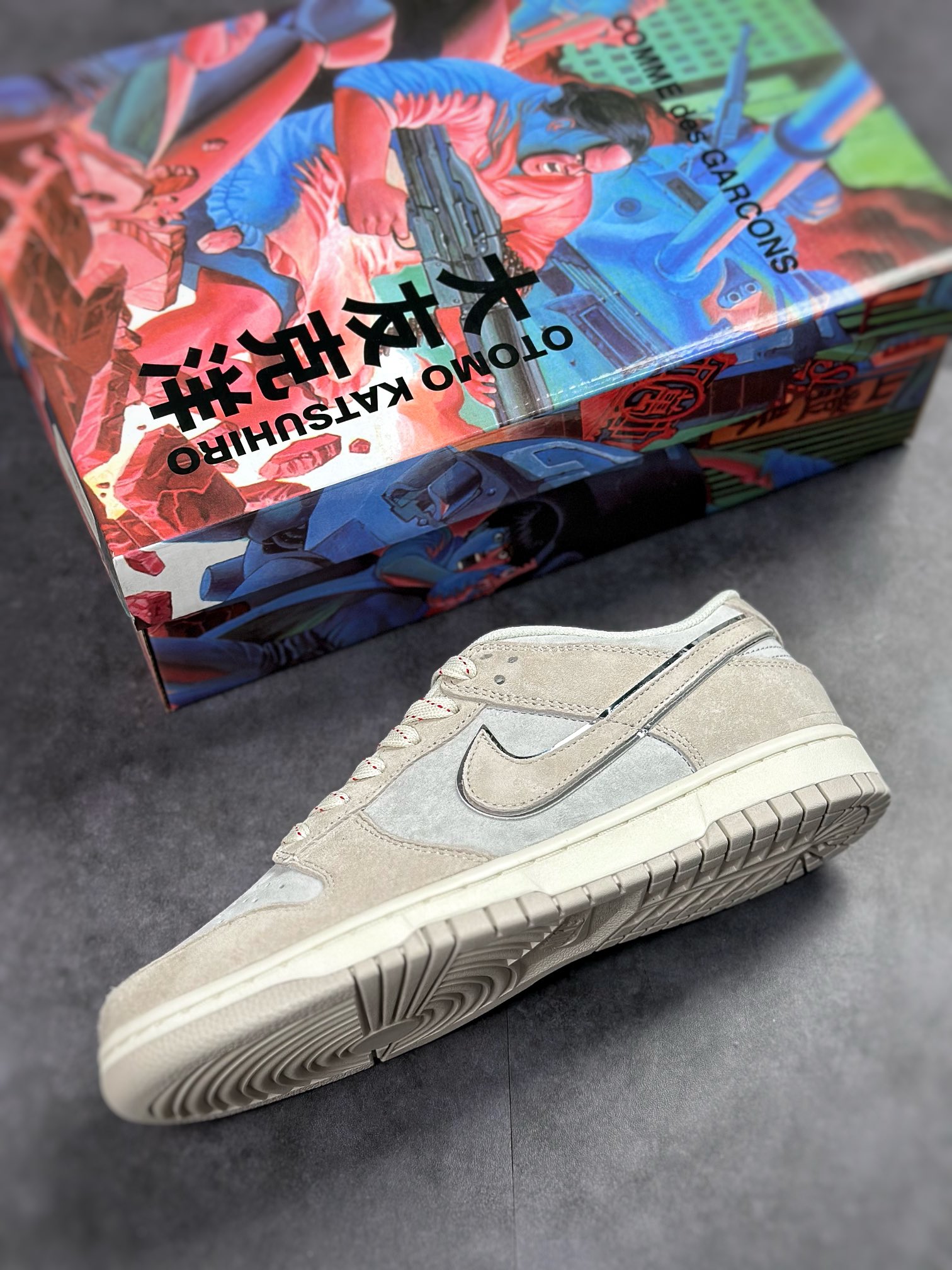 300 Nike SB Dunk Low 大友克洋 麂皮灰白银 DQ2366-166