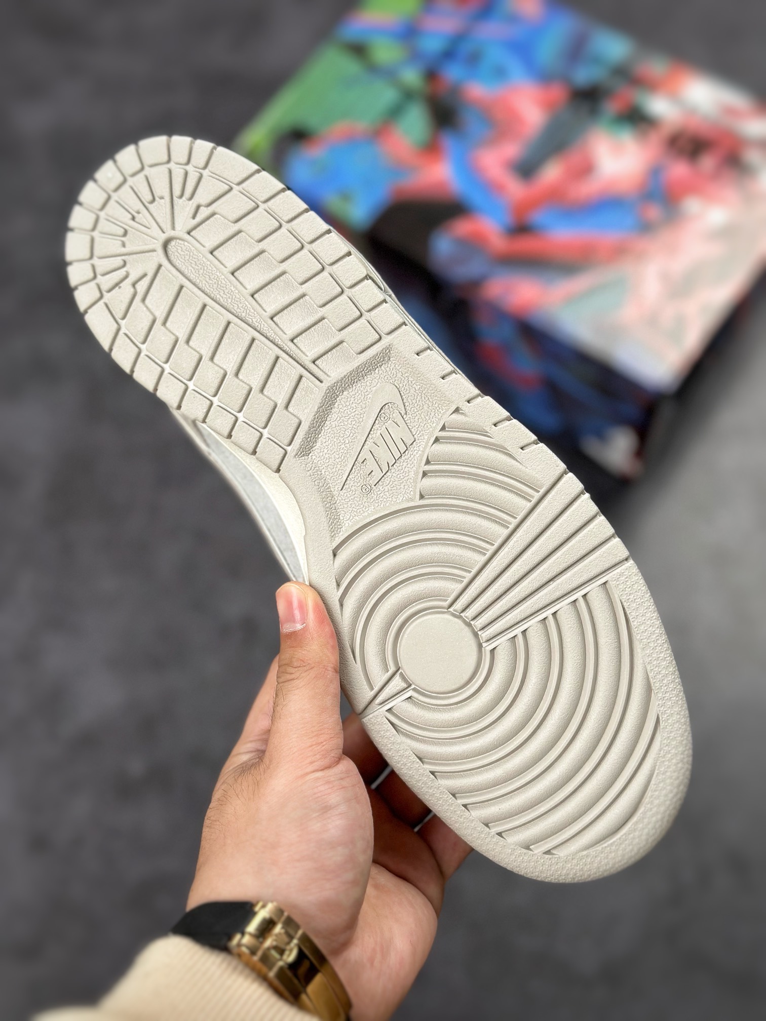 300 Nike SB Dunk Low 大友克洋 麂皮灰白银 DQ2366-166