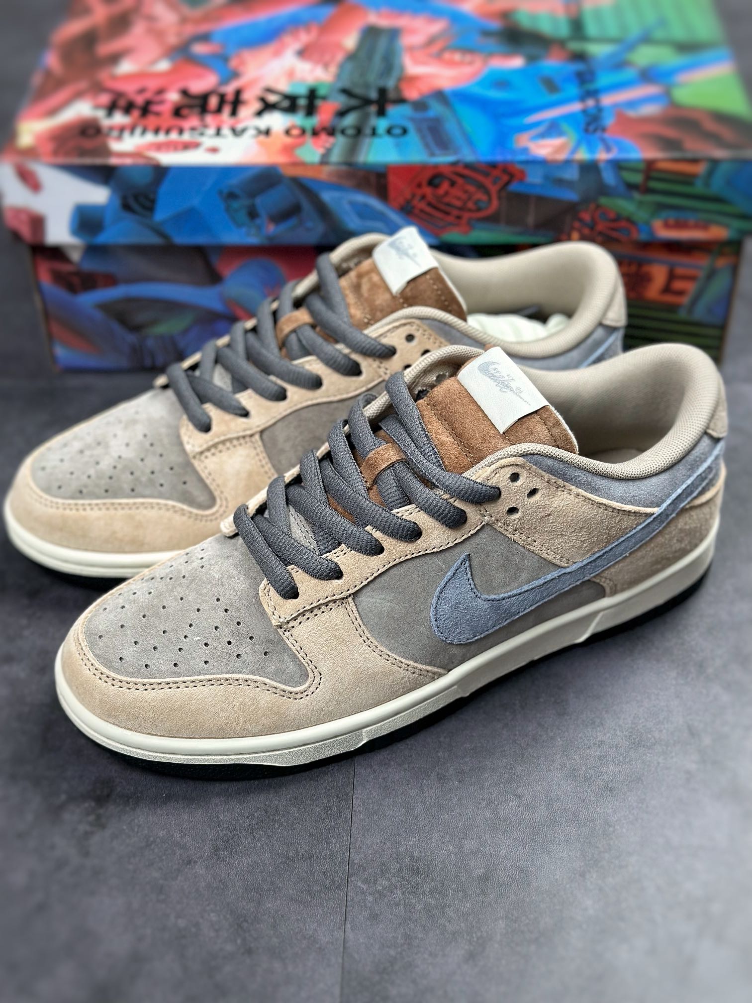 300 Nike SB Dunk Low 大友克洋 麂皮卡其灰蓝 CV1026-052