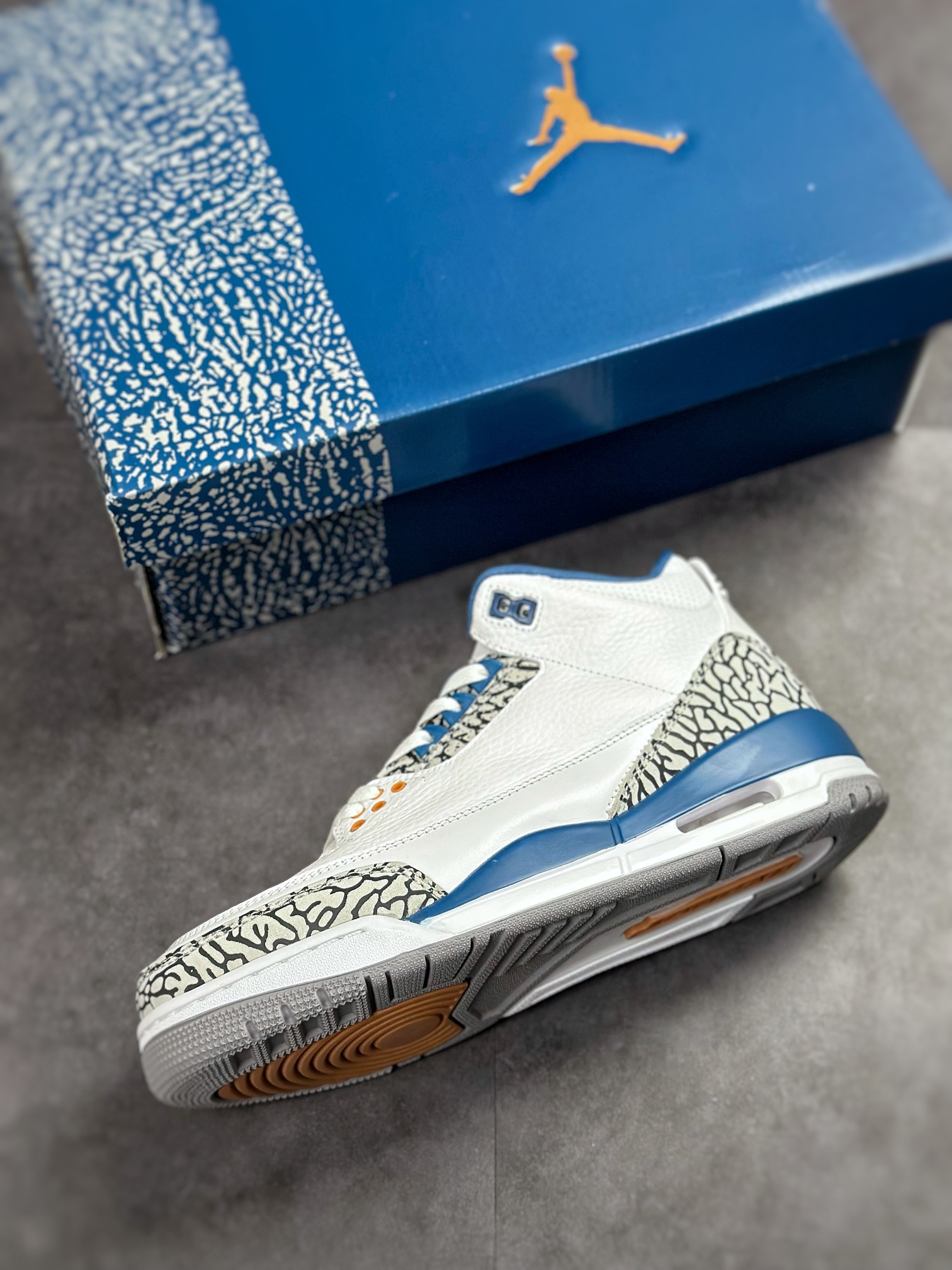 300 Air jordan 3 Retro ”Wizards” 白蓝奇才乔丹3代 CT8532-148