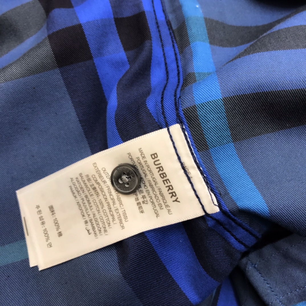 Luxury Blue Burberry Shirt with Laser-Cut Details and Imported Resin Buttons - 图片 8