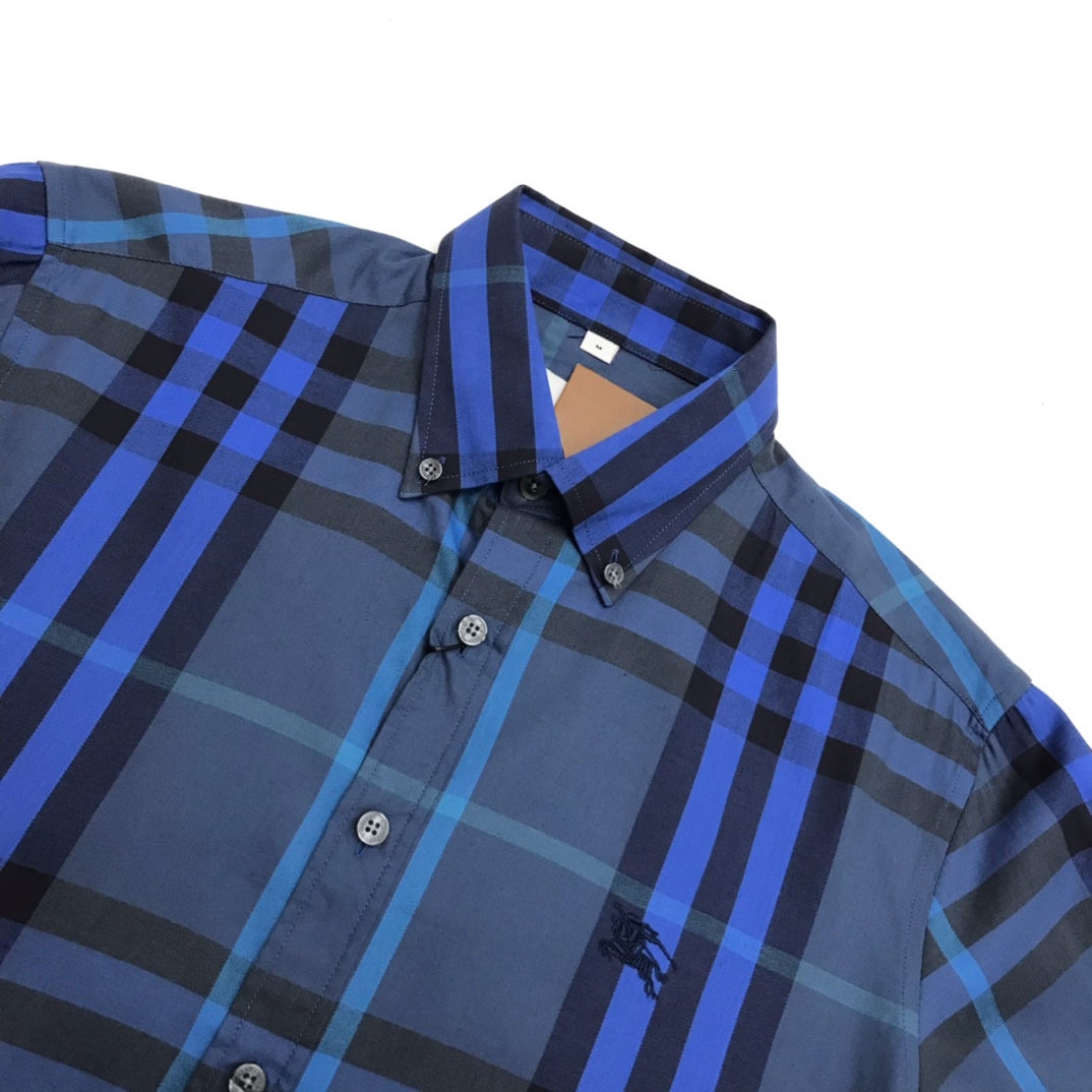 Luxury Blue Burberry Shirt with Laser-Cut Details and Imported Resin Buttons - 图片 4