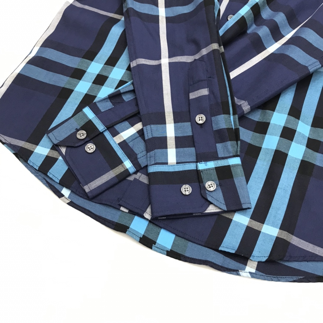 Luxury Blue Burberry Shirt with High-Density Fabric and Laser-Cut Details - 图片 7