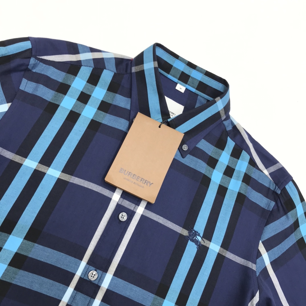 Luxury Blue Burberry Shirt with High-Density Fabric and Laser-Cut Details - 图片 4