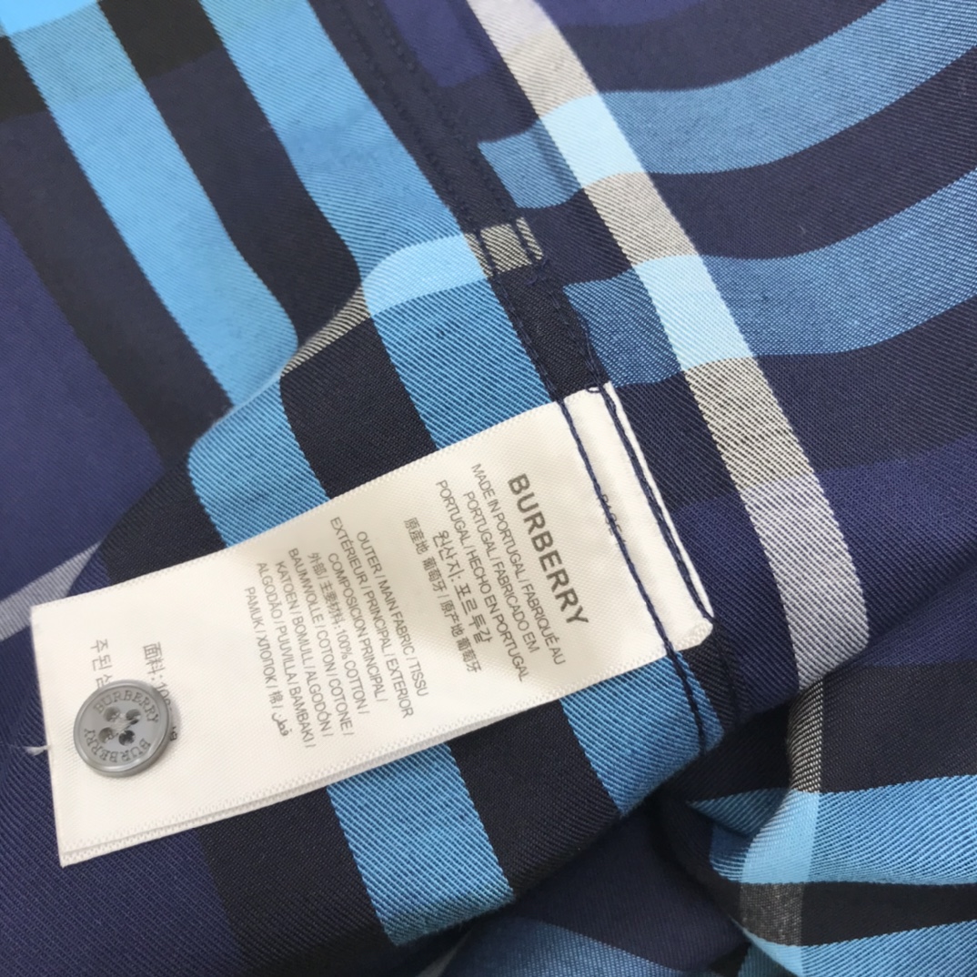 Luxury Blue Burberry Shirt with High-Density Fabric and Laser-Cut Details - 图片 8