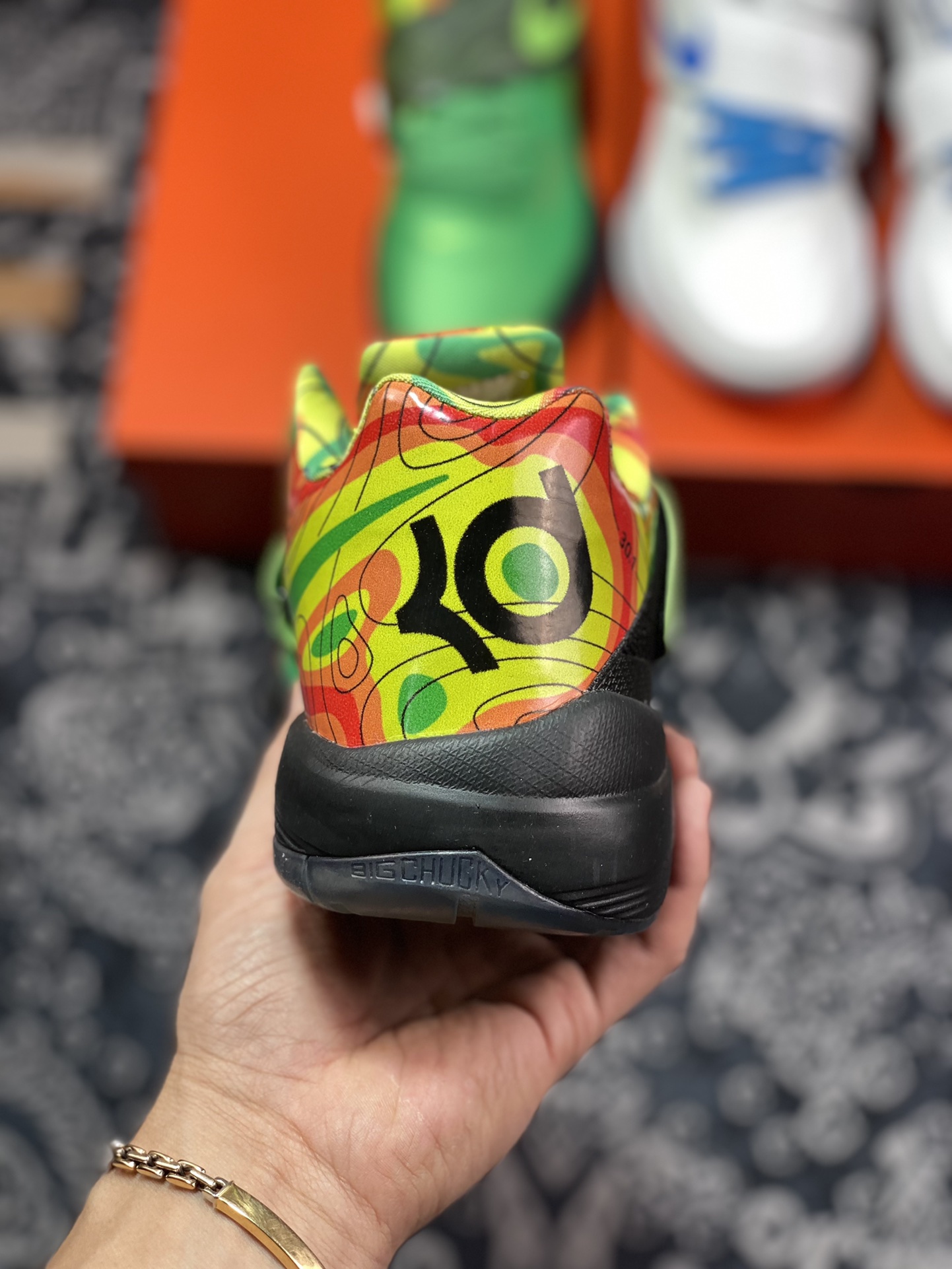 350 Nike KD 4 QS 杜兰特 这双 Nike KD 4 QS “Thunderstruck” 473679-303