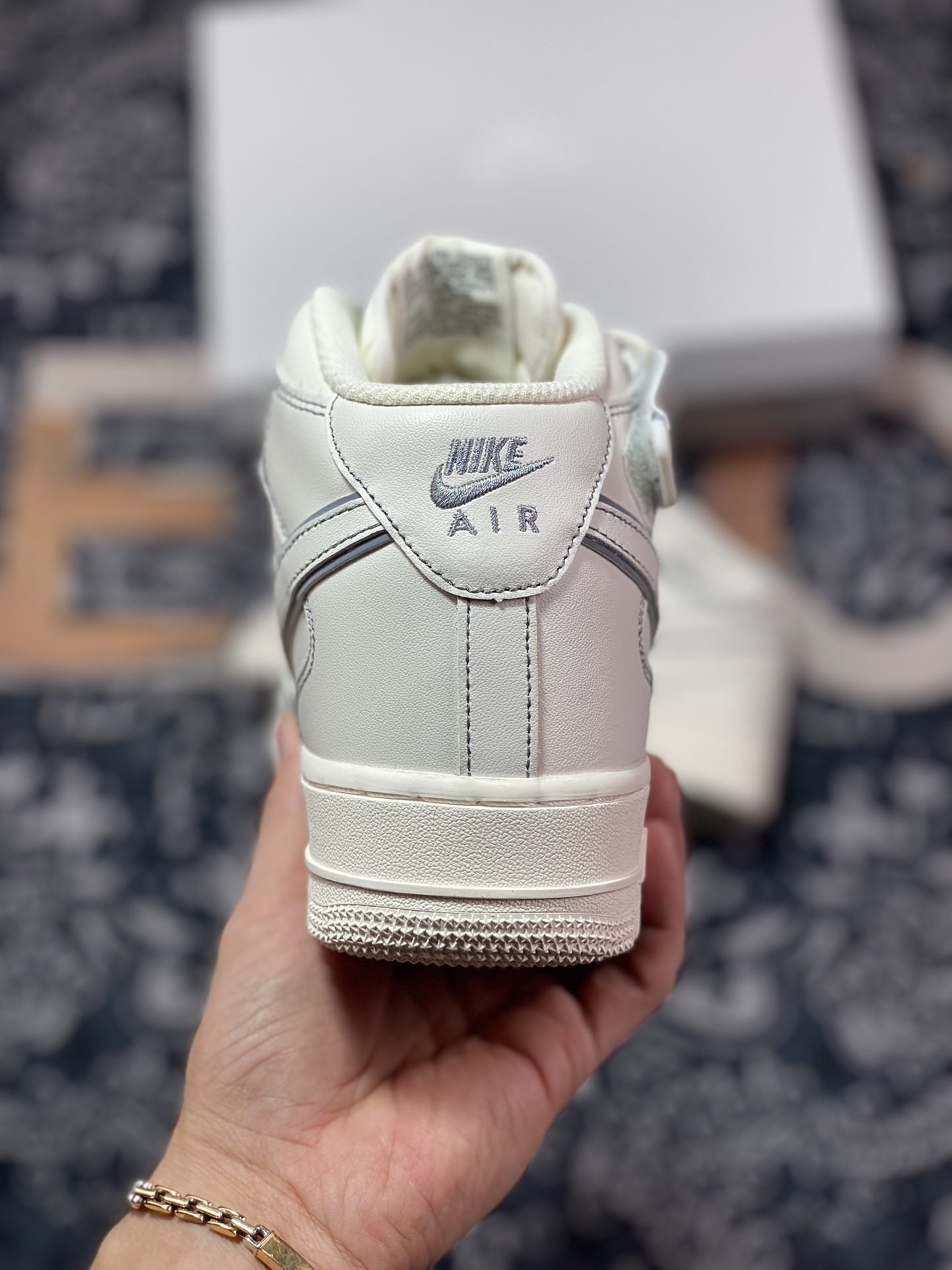 260 Nike Air Force 1’07 Mid ”Beige/Dark Grey”空军一号BY6899-691