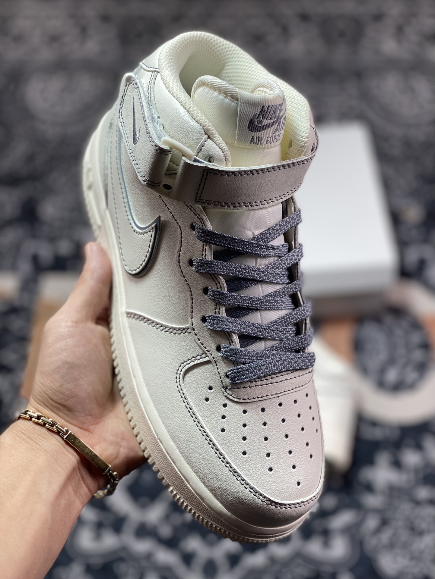 260 Nike Air Force 1’07 Mid ”Beige/Dark Grey”空军一号BY6899-691
