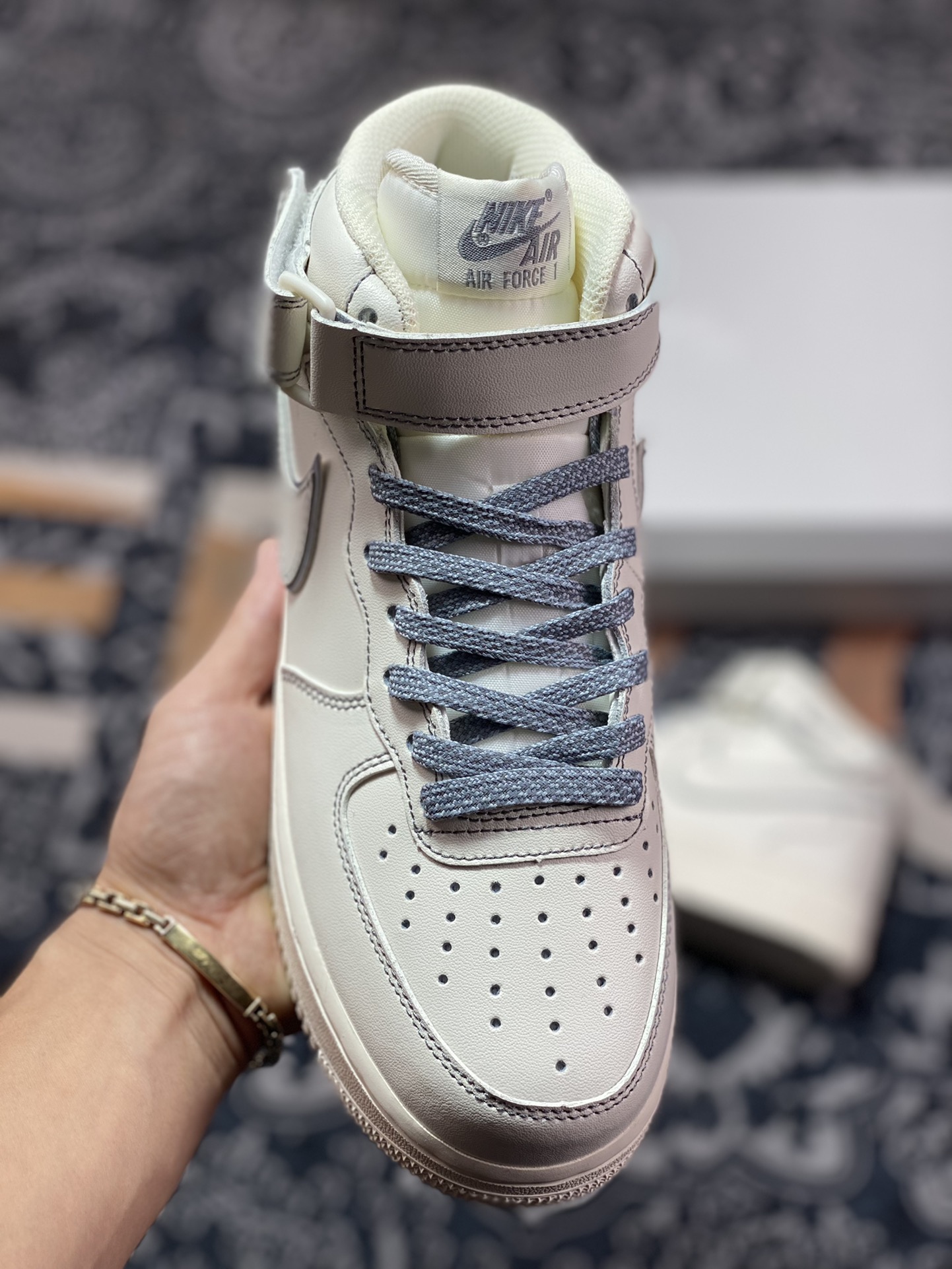 260 Nike Air Force 1’07 Mid ”Beige/Dark Grey”空军一号BY6899-691