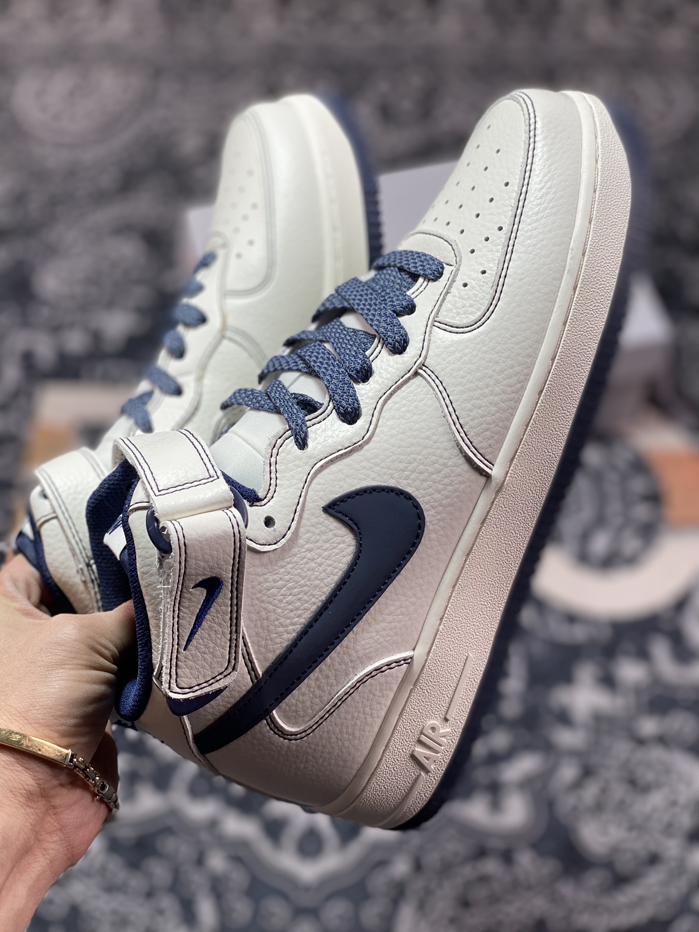 260 Nike Air Force 1’07 Mid ”White/Navy Laser”空军一号经典MU3603-202