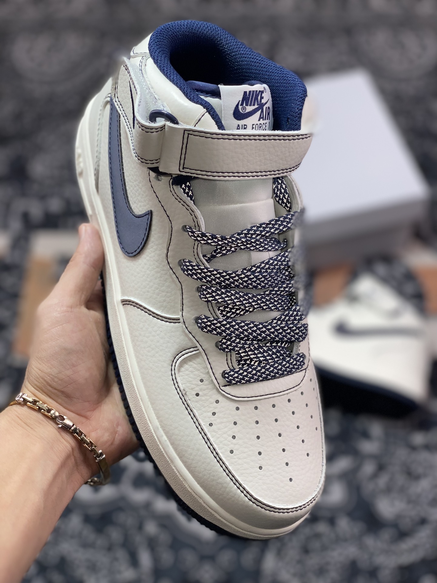 260 Nike Air Force 1’07 Mid ”White/Navy Laser”空军一号经典MU3603-202