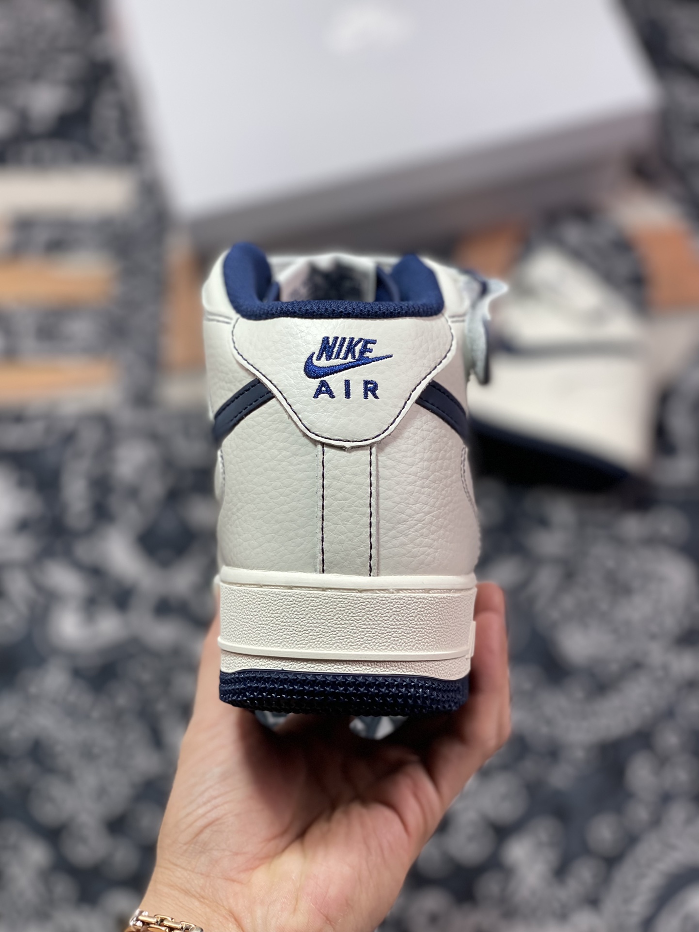 260 Nike Air Force 1’07 Mid ”White/Navy Laser”空军一号经典MU3603-202